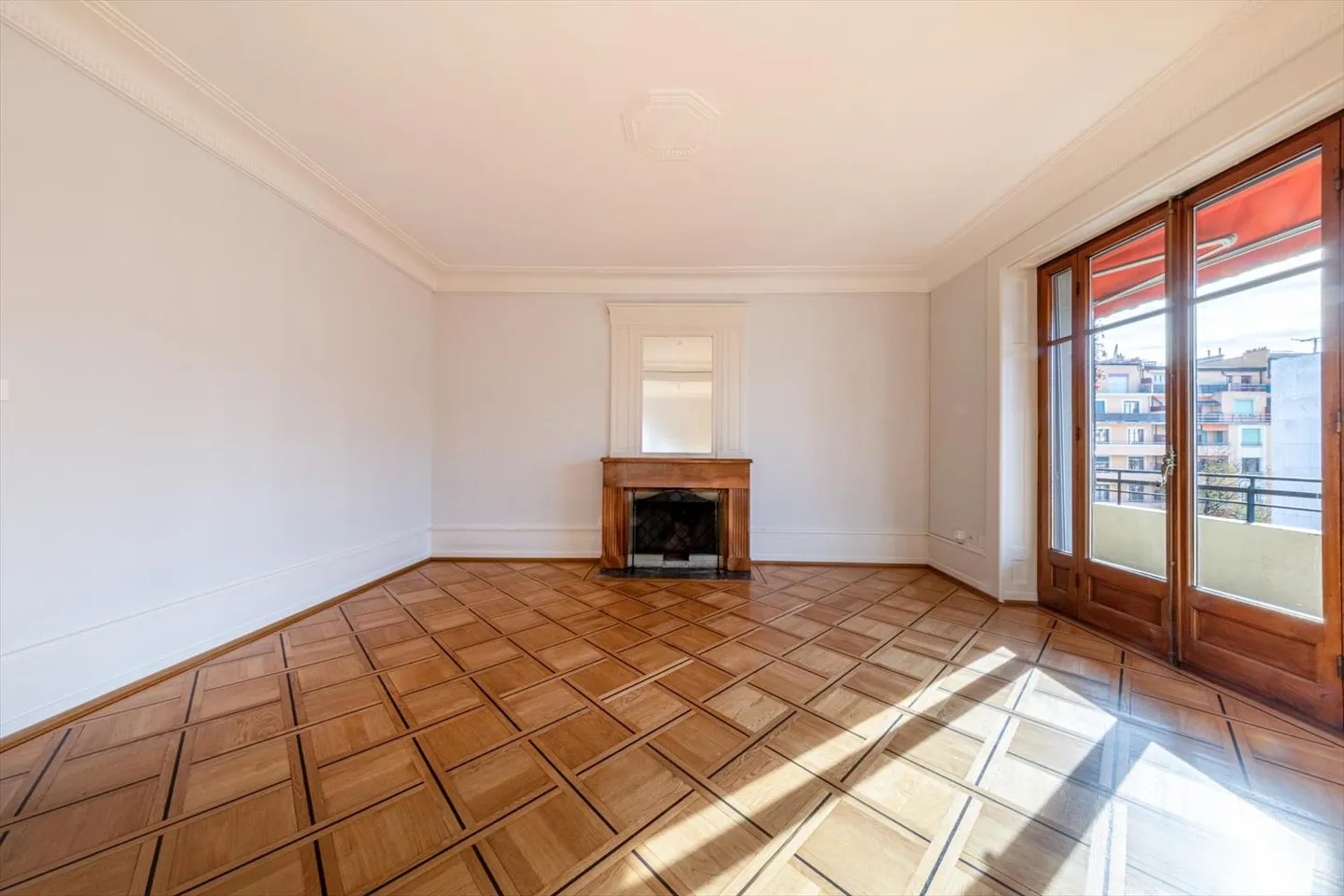 6-room apartment - Photo 2 of 9