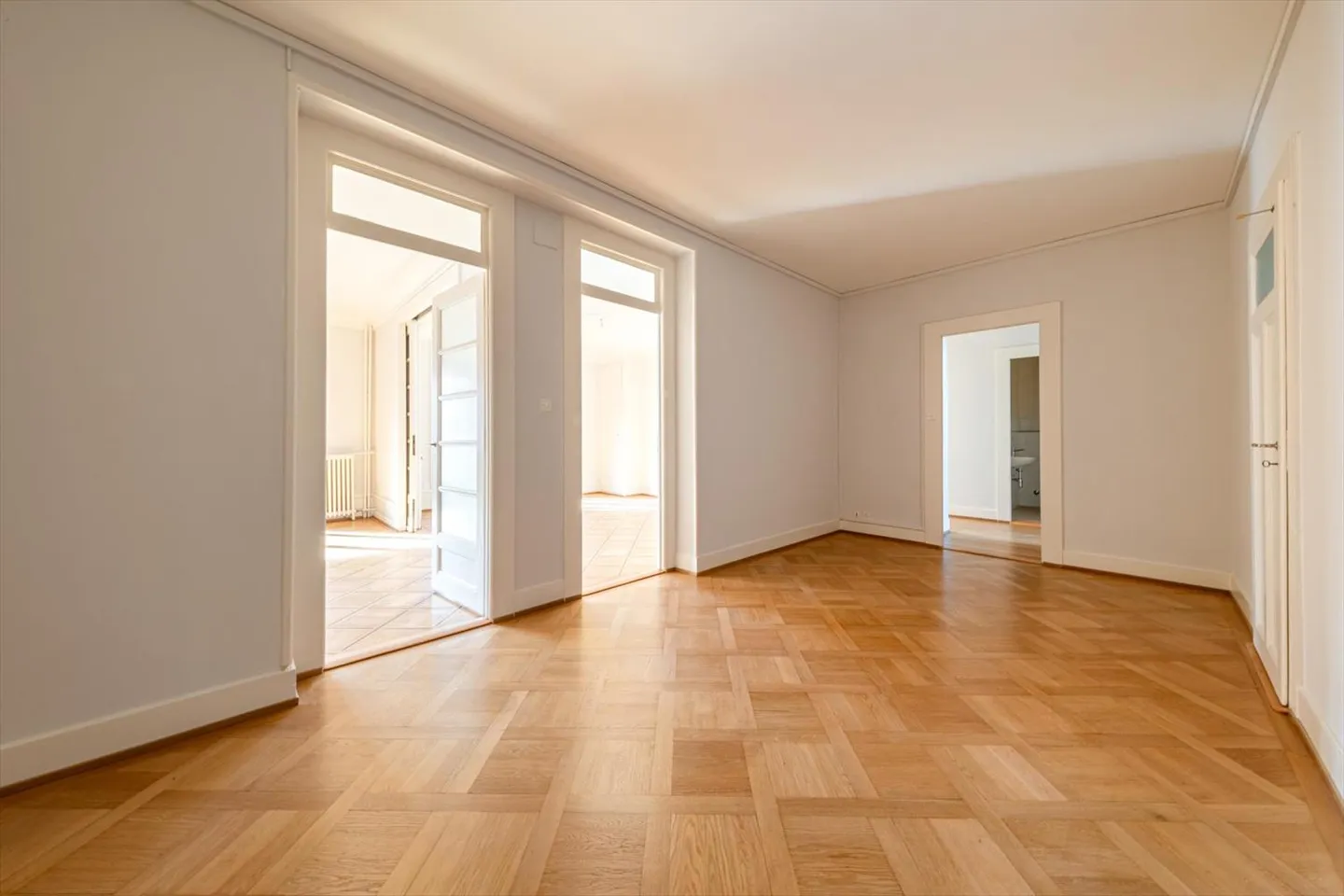 6-room apartment - Photo 3 of 9