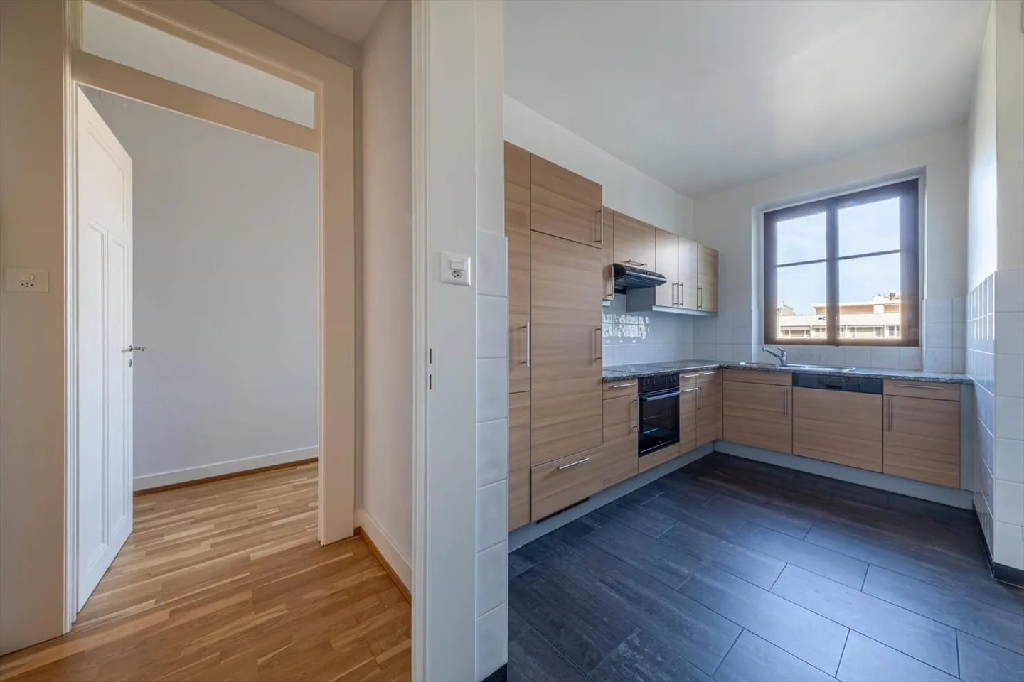 6-room apartment - Photo 6 of 9