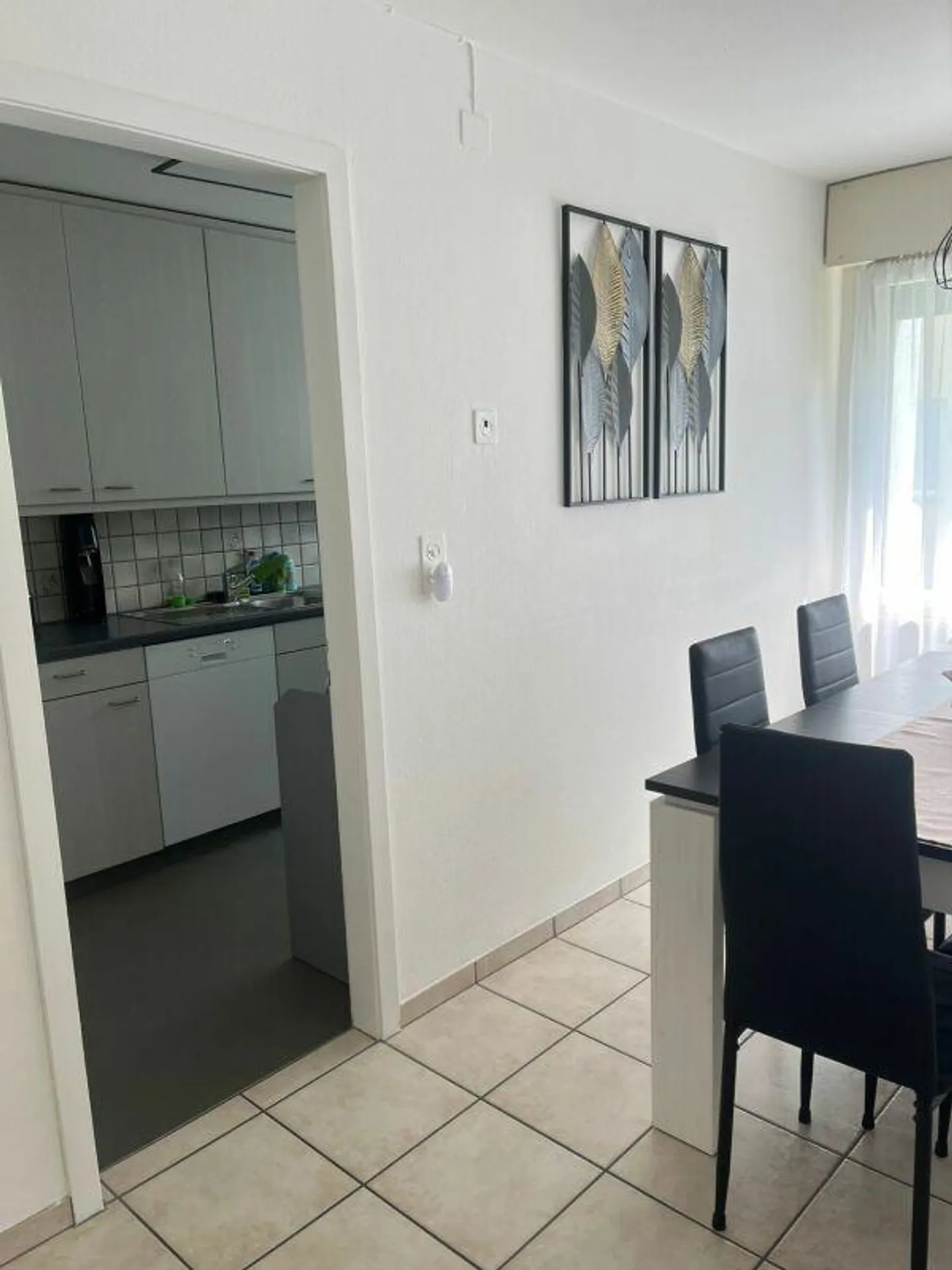 Charming apartment in a preferred location - Photo 7 of 11