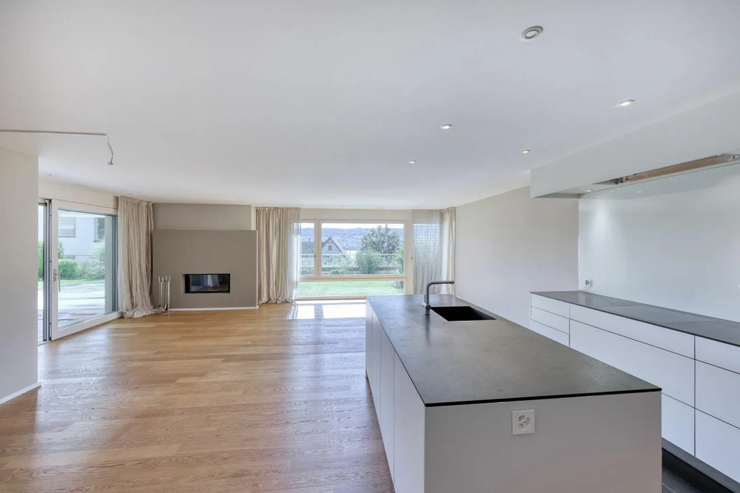 Modern Garden Apartment with Lake View in Feldmeilen - Photo 2 of 6