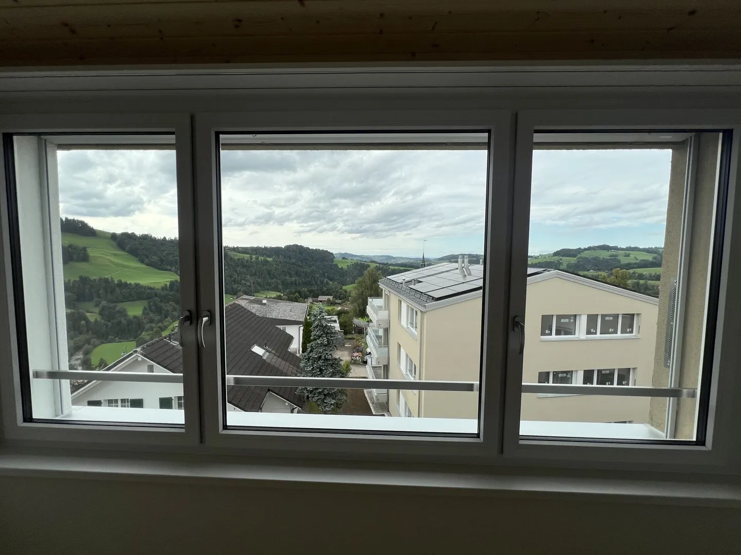 Ampio appartamento attico - Foto 2 di 24