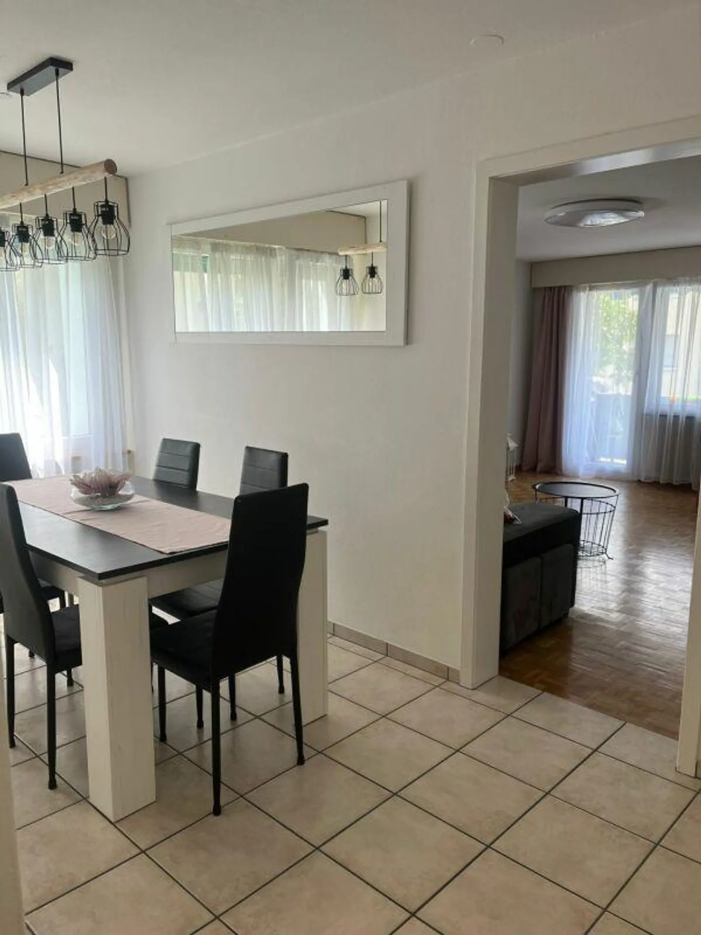 Charming apartment in a preferred location - Photo 8 of 11