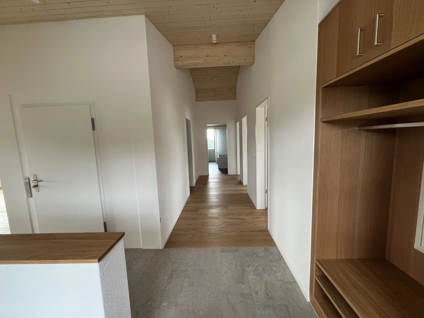 Ampio appartamento attico - Foto 6 di 24