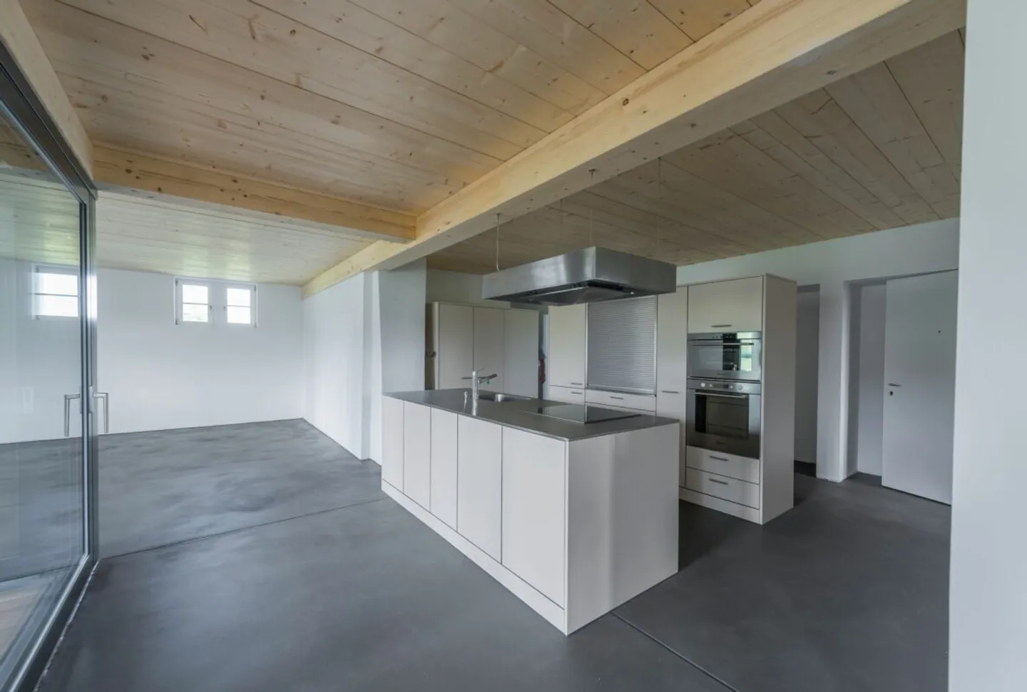 Stilvoll sanierte Traumwohnung in historischer Liegenschaft eines Bauernguts - Foto 2 von 13