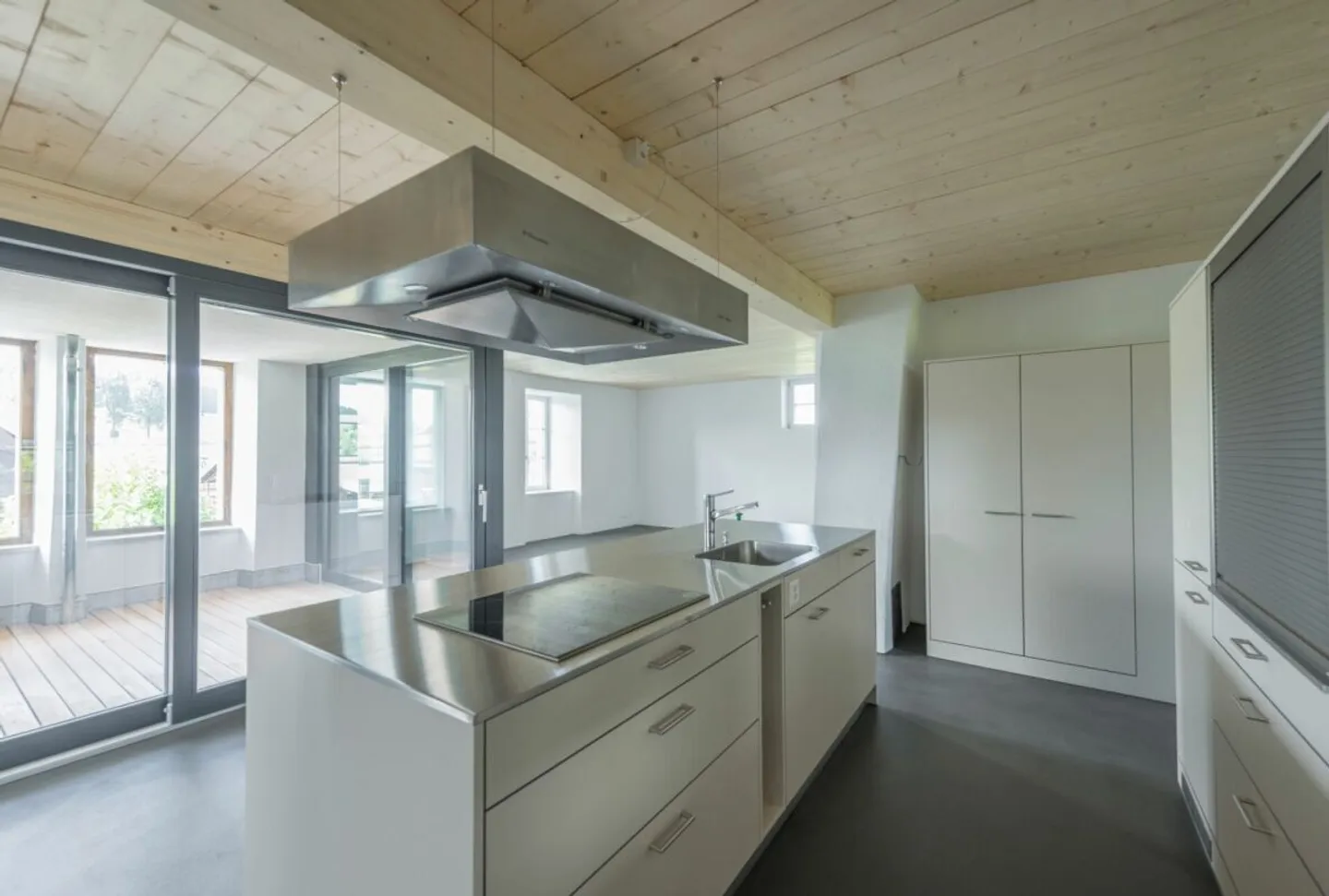 Stilvoll sanierte Traumwohnung in historischer Liegenschaft eines Bauernguts - Foto 3 von 13