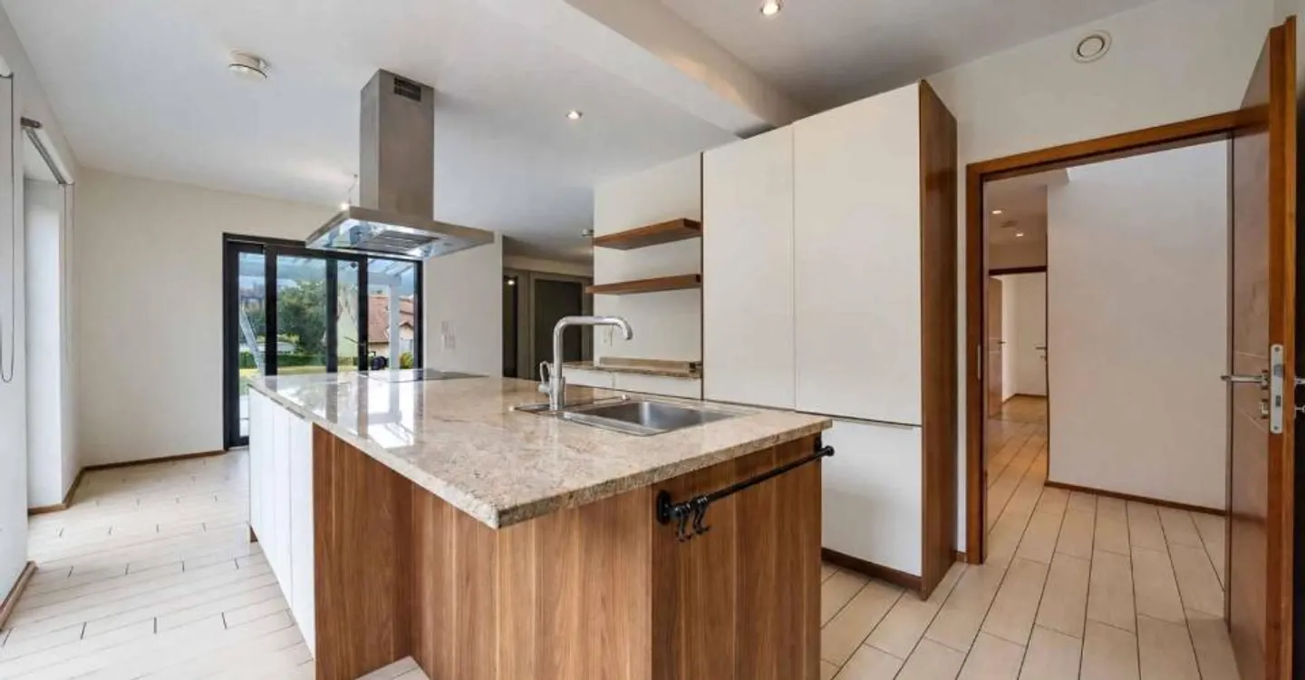 Stunning Family Home in Prangins - Photo 1 of 12
