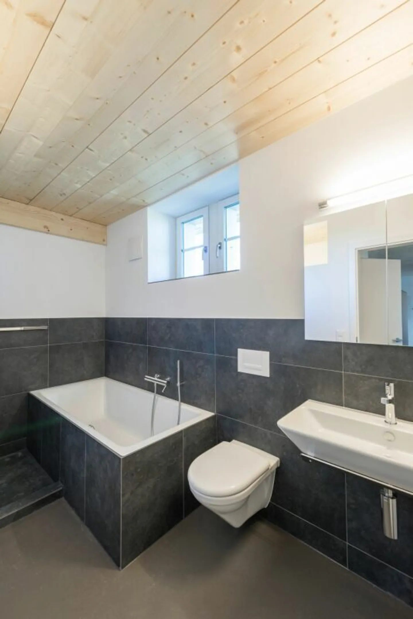 Stilvoll sanierte Traumwohnung in historischer Liegenschaft eines Bauernguts - Foto 10 von 13