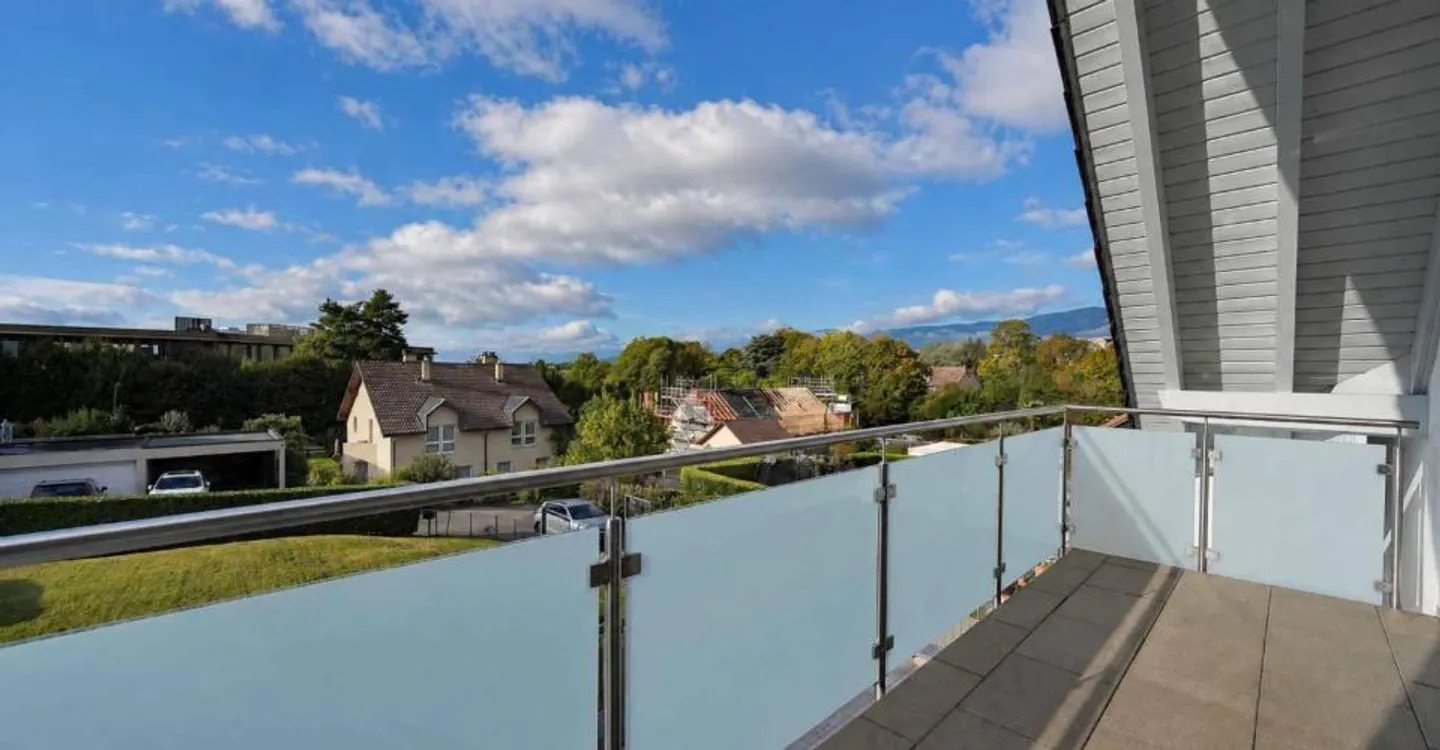 Stunning Family Home in Prangins - Photo 9 of 12