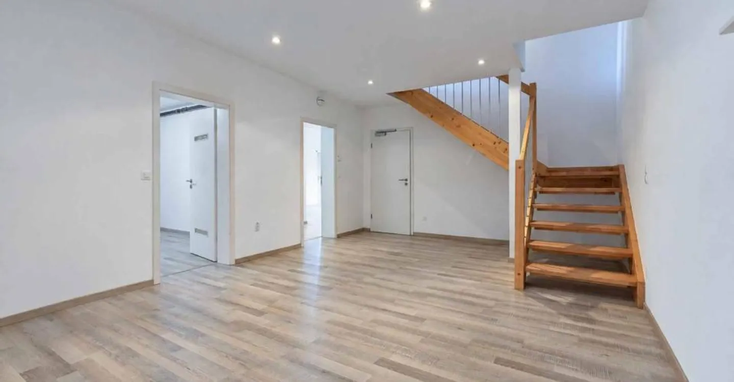 Stunning Family Home in Prangins - Photo 10 of 12