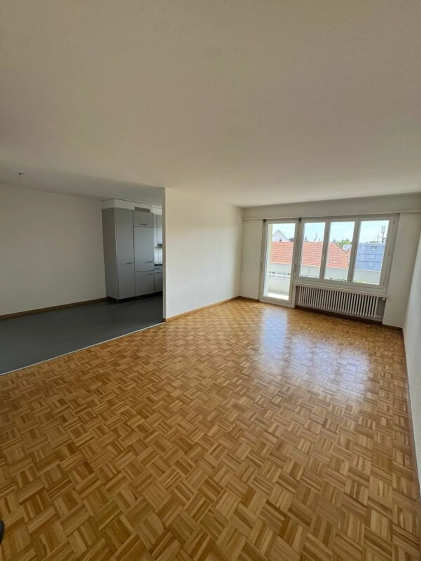 Apartment for rent - Photo 3 of 10