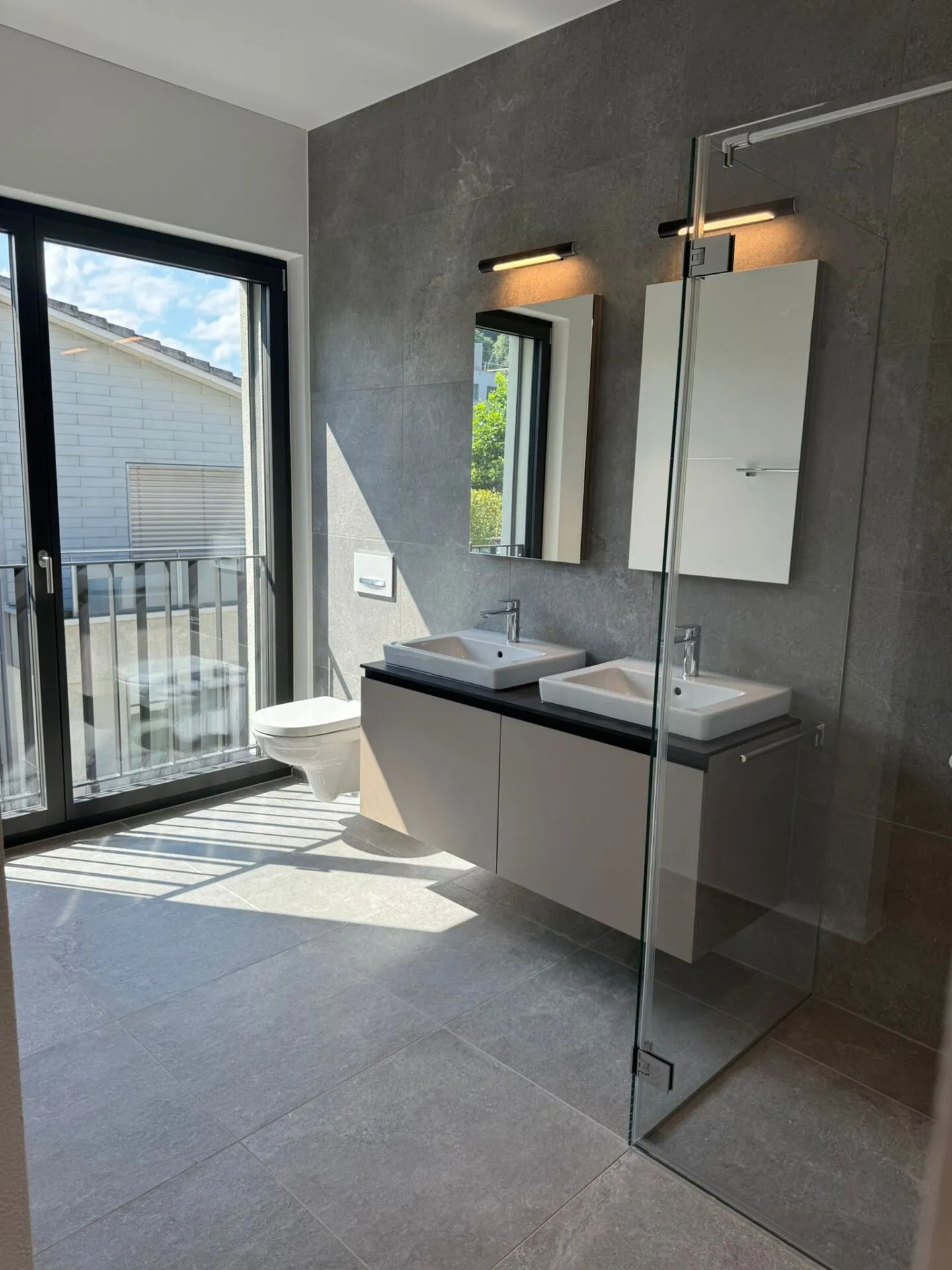 Penthouse apartment with stunning lake view in tax-friendly Pfäffikon - Photo 8 of 10