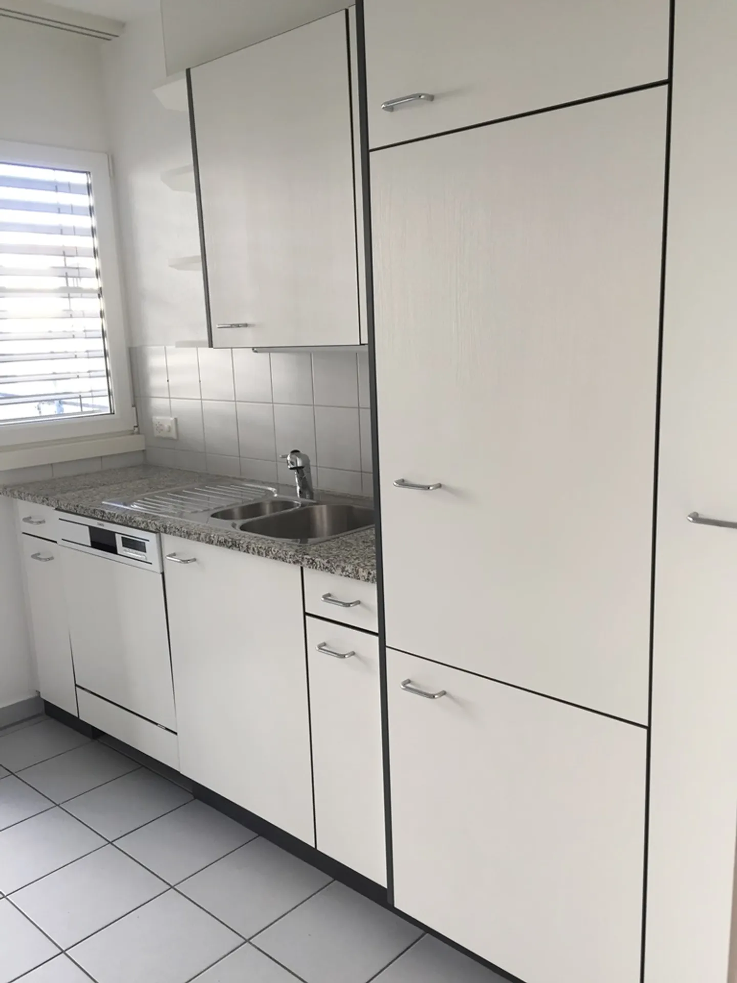 02533 - Appart. 4.5 PCES - RUE LOCARNO 6 - FRIBOURG - Foto 6 di 11