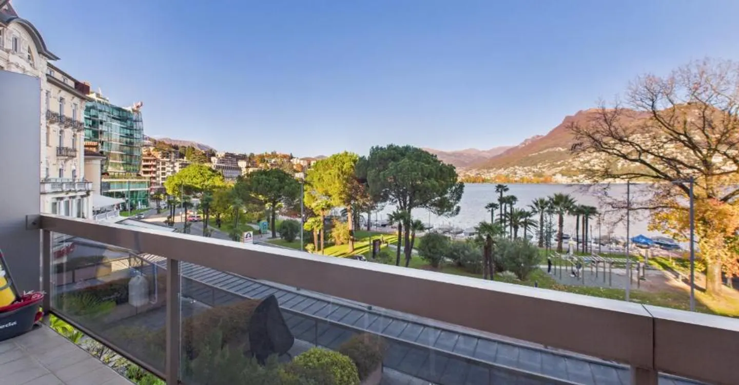 Paradiso: elegante 1.5 locali ristrutturato fronte lago, ideale anche come investimento - Foto 5 von 12