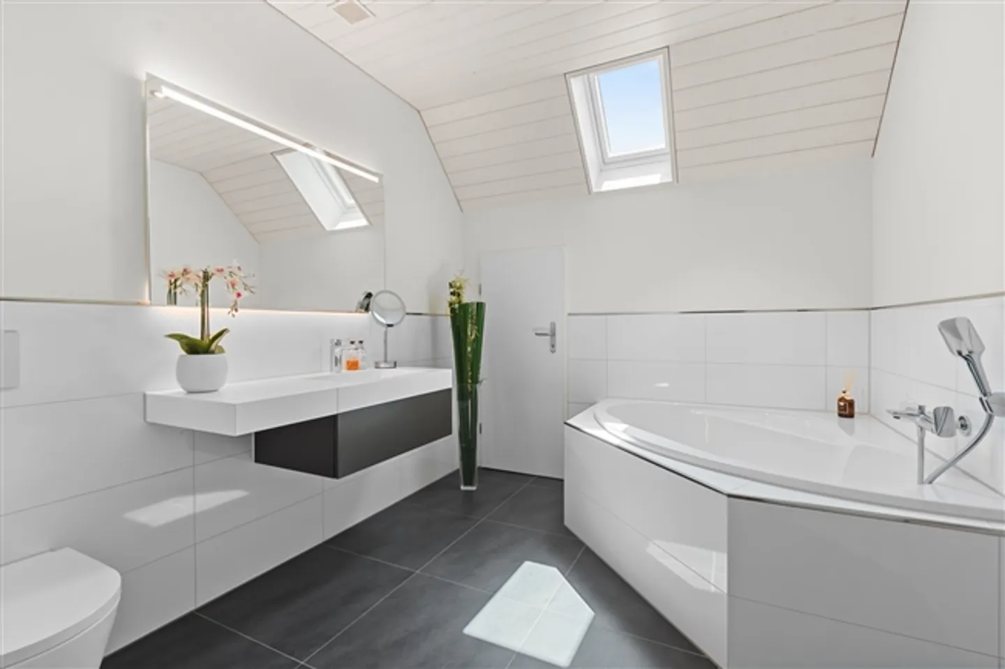 «Exklusiv wohnen – 3,5-Zimmer-Wohnung mit privatem Liftzugang» - Foto 11 von 15