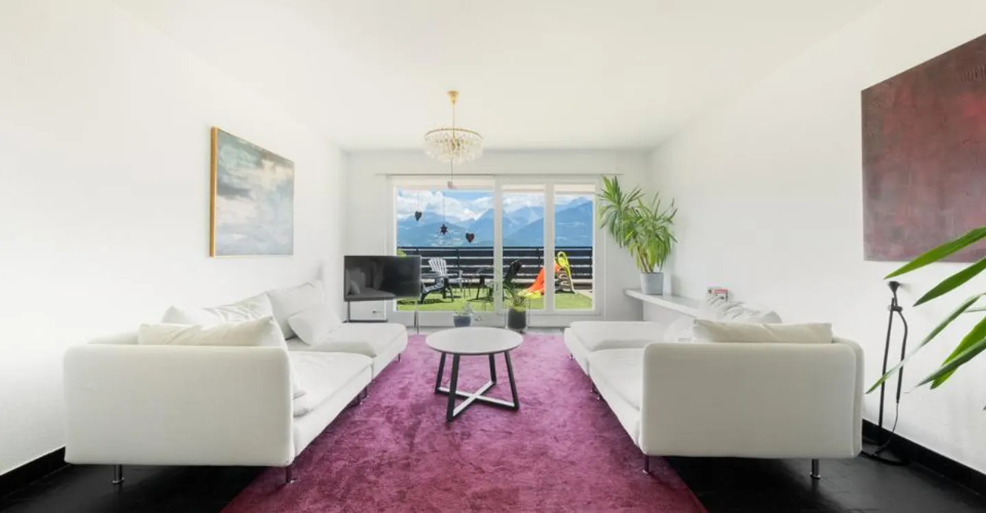 TERRACE APARTMENT - PANORAMIC VIEW - BASEMENT - EXCLUSIVE - Photo 2 of 13