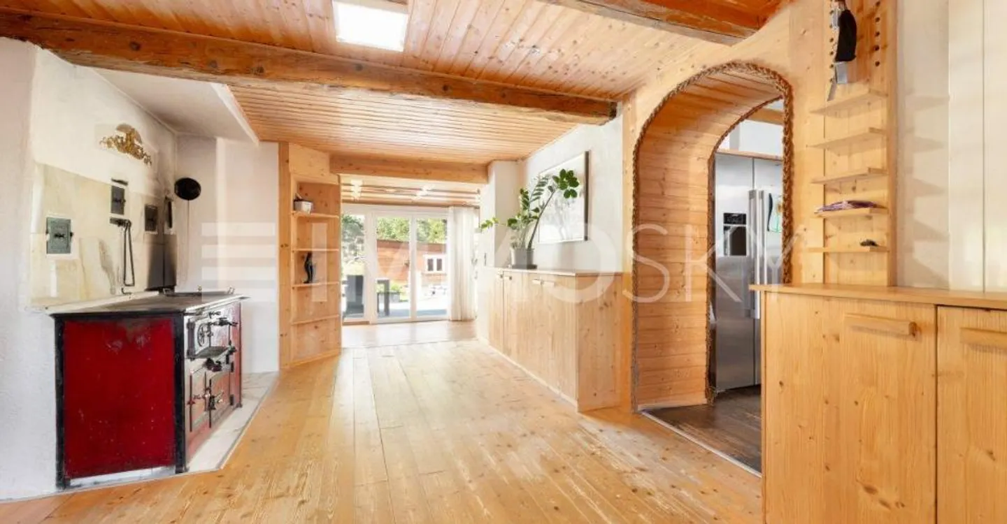 Viel Charme, viel Platz und ein grosszügiges Studio mit eigenem Zugang - Foto 4 di 5