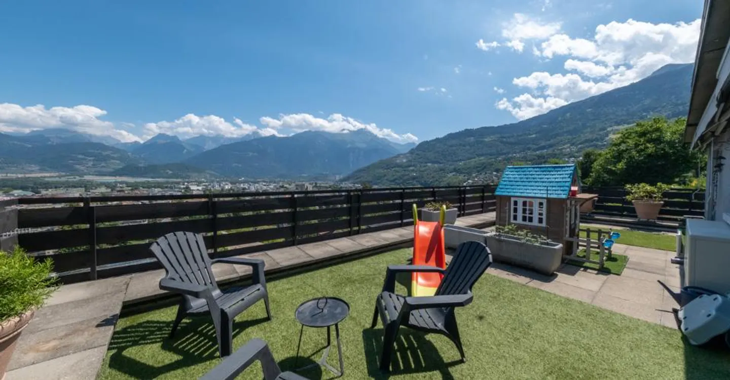 TERRACE APARTMENT - PANORAMIC VIEW - BASEMENT - EXCLUSIVE - Photo 1 of 13