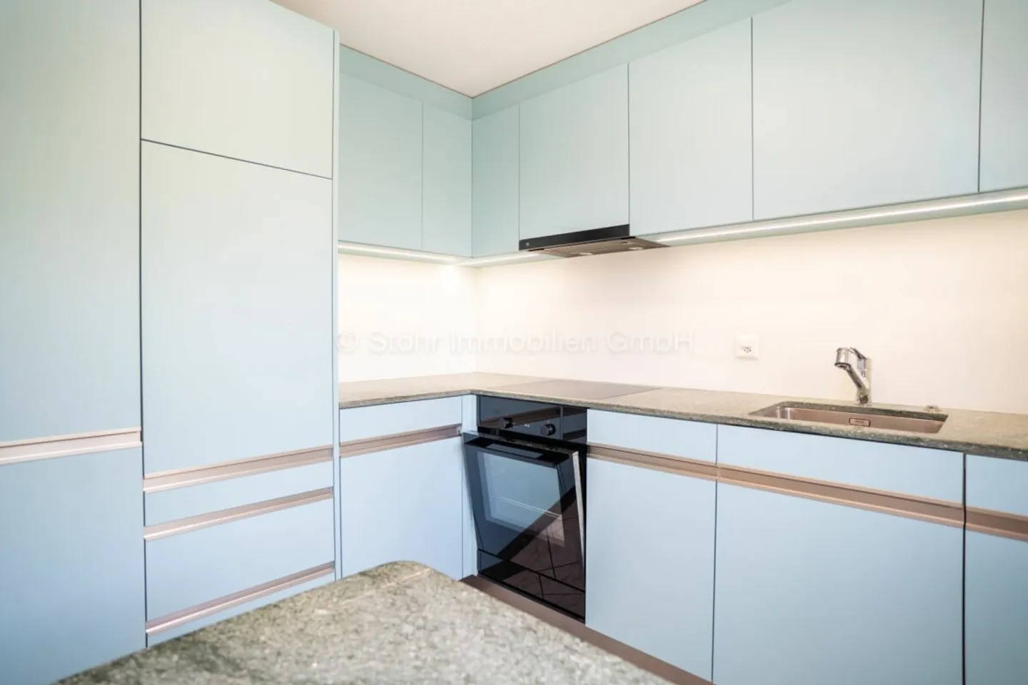 Casa a schiera affascinante con giardino - Foto 5 di 23