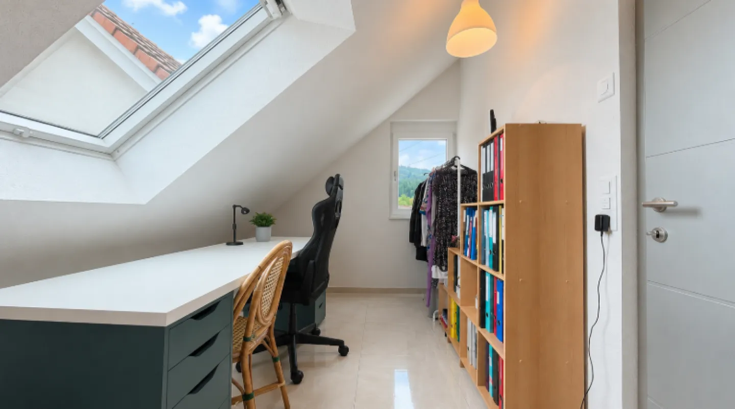 Newly built 6.5 room corner house with plenty of space, terraces, and excellent transport connections - Photo 10 of 15