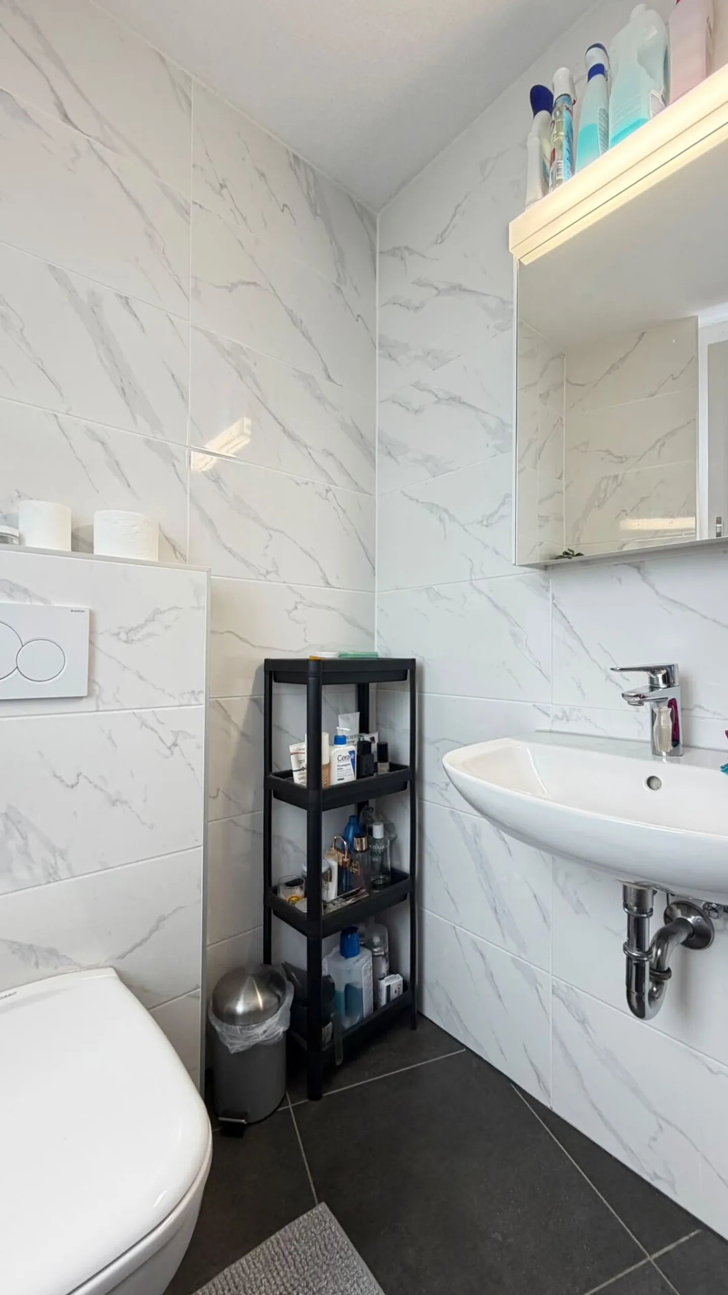 Newly built 6.5 room corner house with plenty of space, terraces, and excellent transport connections - Photo 14 of 15