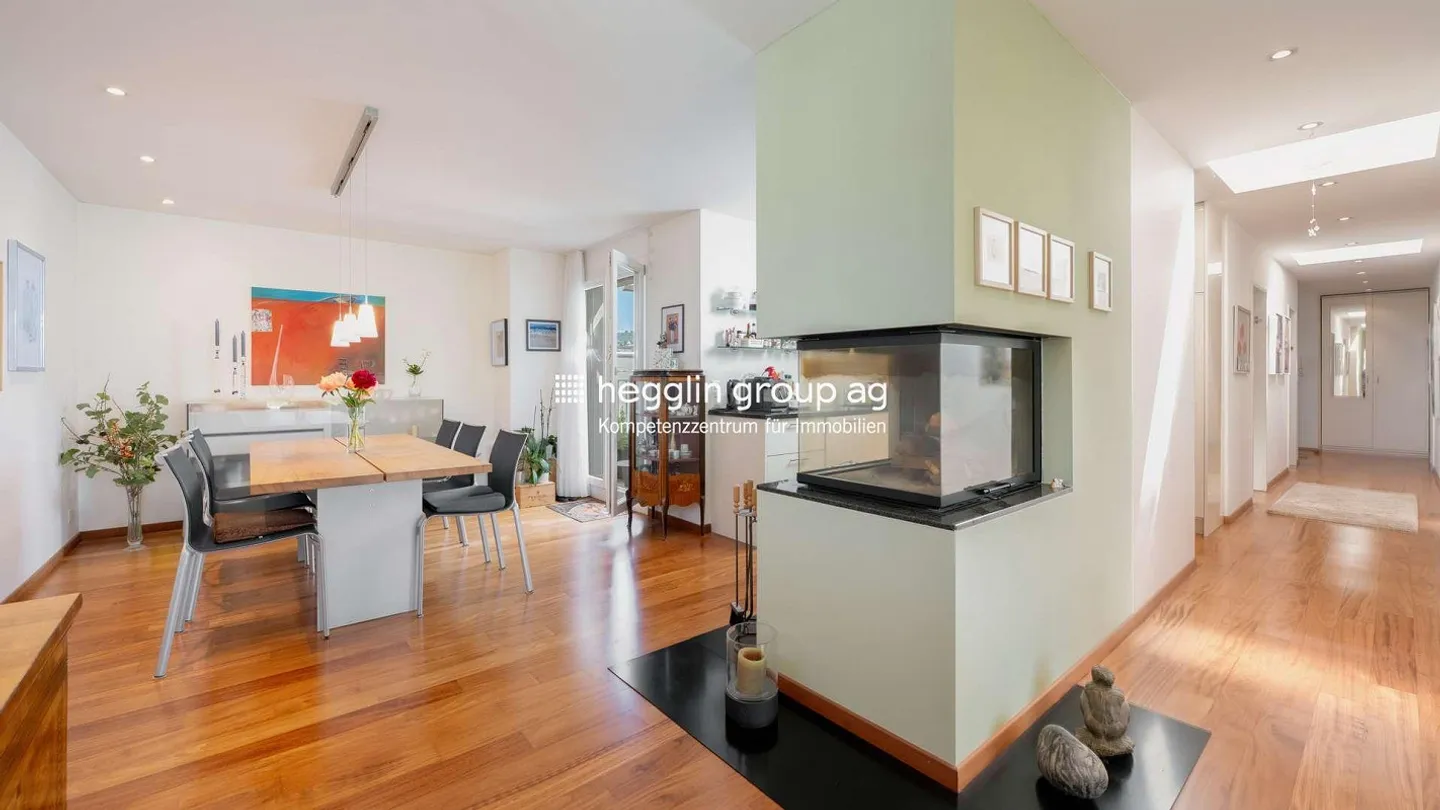 One-time purchase price: Penthouse apartment under residential rights far below market price - Photo 1 of 13