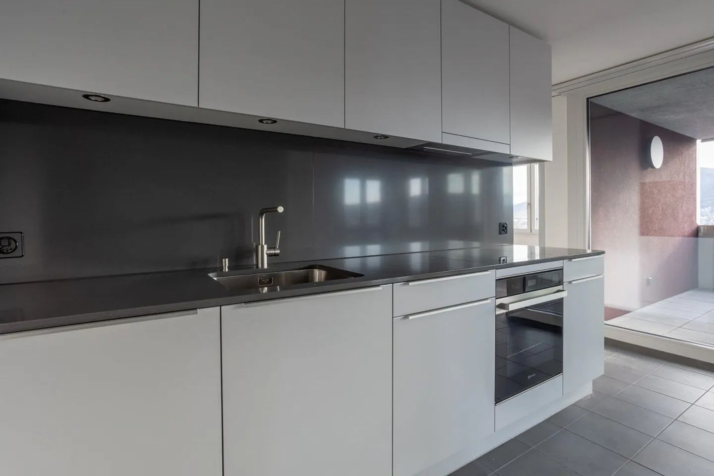 Beautiful 3.5-room apartment 20.21 on the 20th floor in Zurich Altstetten - Photo 5 of 15