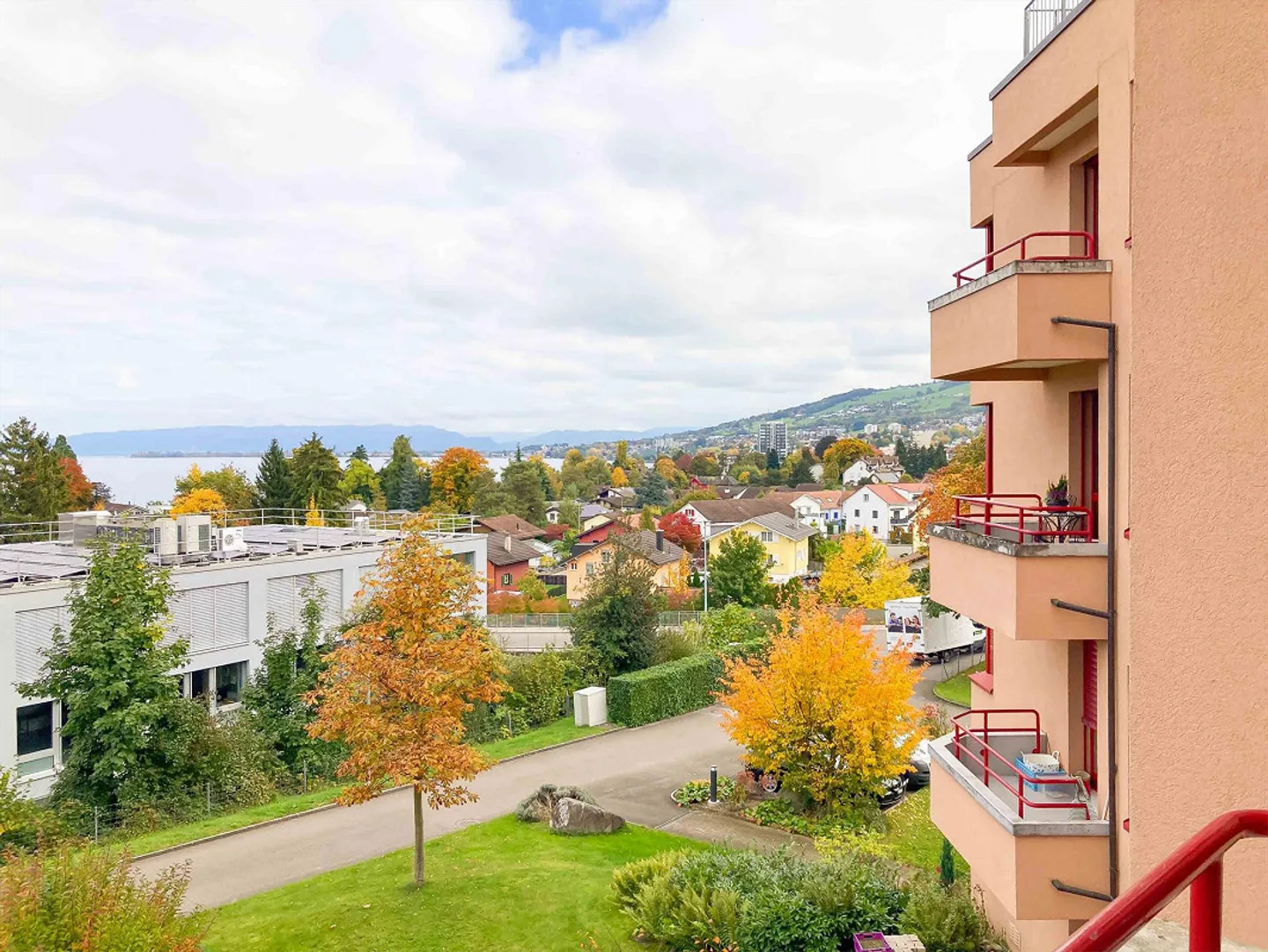 Charming 4.5 Room Condominium at Lake Constance in Goldach - Photo 2 of 12