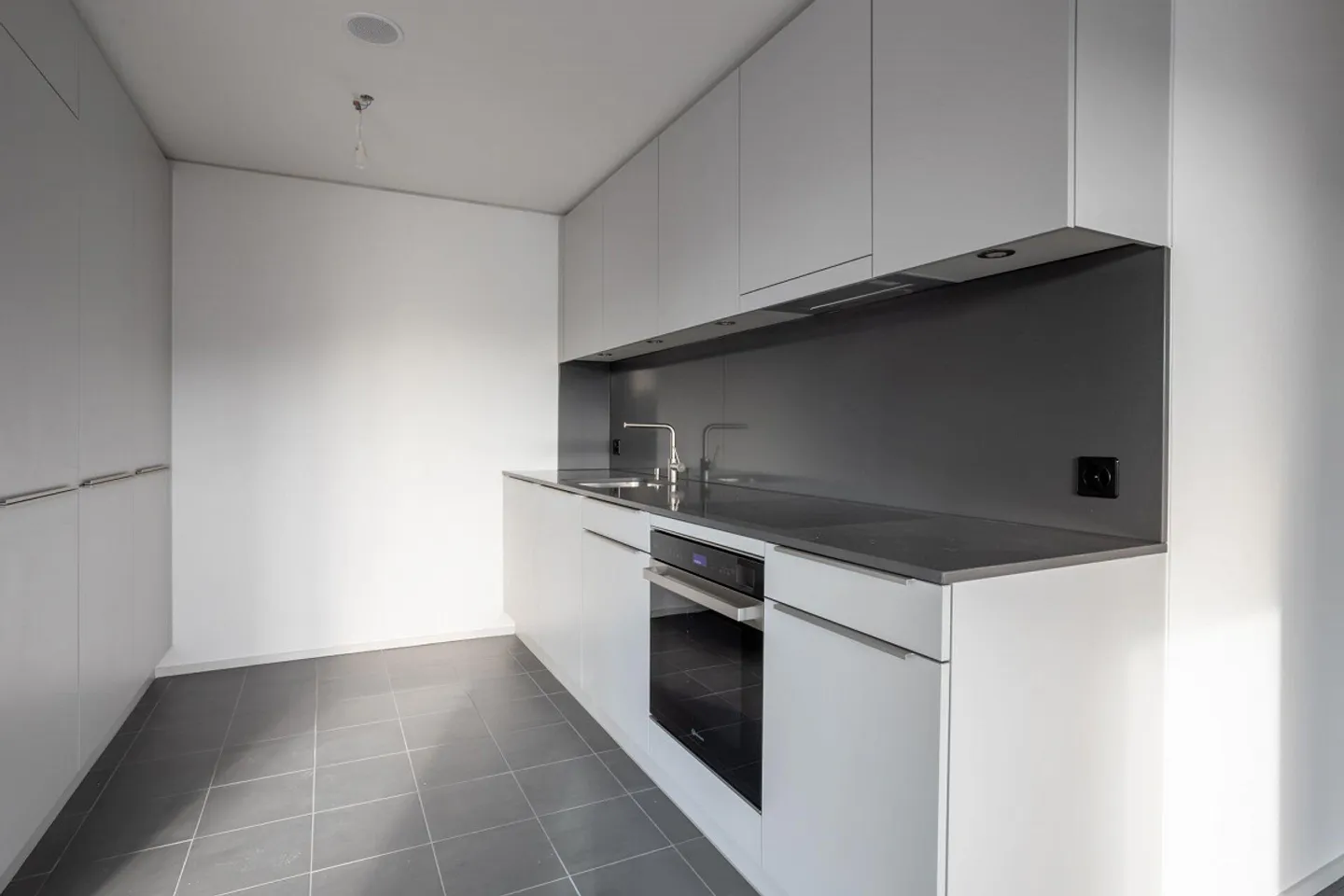 Beautiful 3.5-room apartment 20.21 on the 20th floor in Zurich Altstetten - Photo 6 of 15