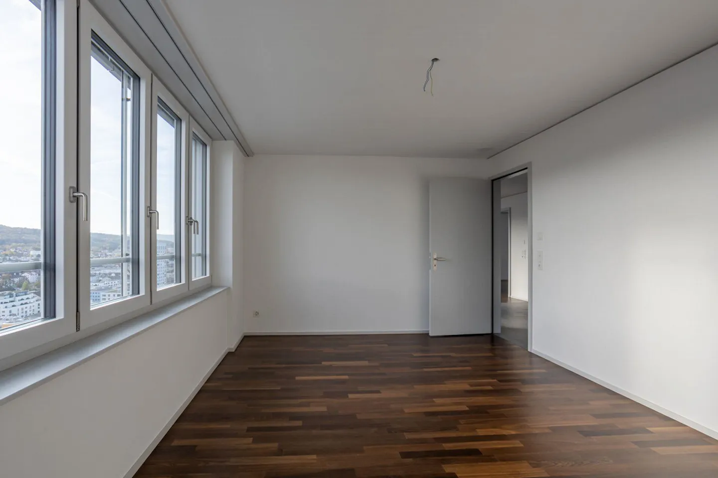 Beautiful 3.5-room apartment 20.21 on the 20th floor in Zurich Altstetten - Photo 10 of 15