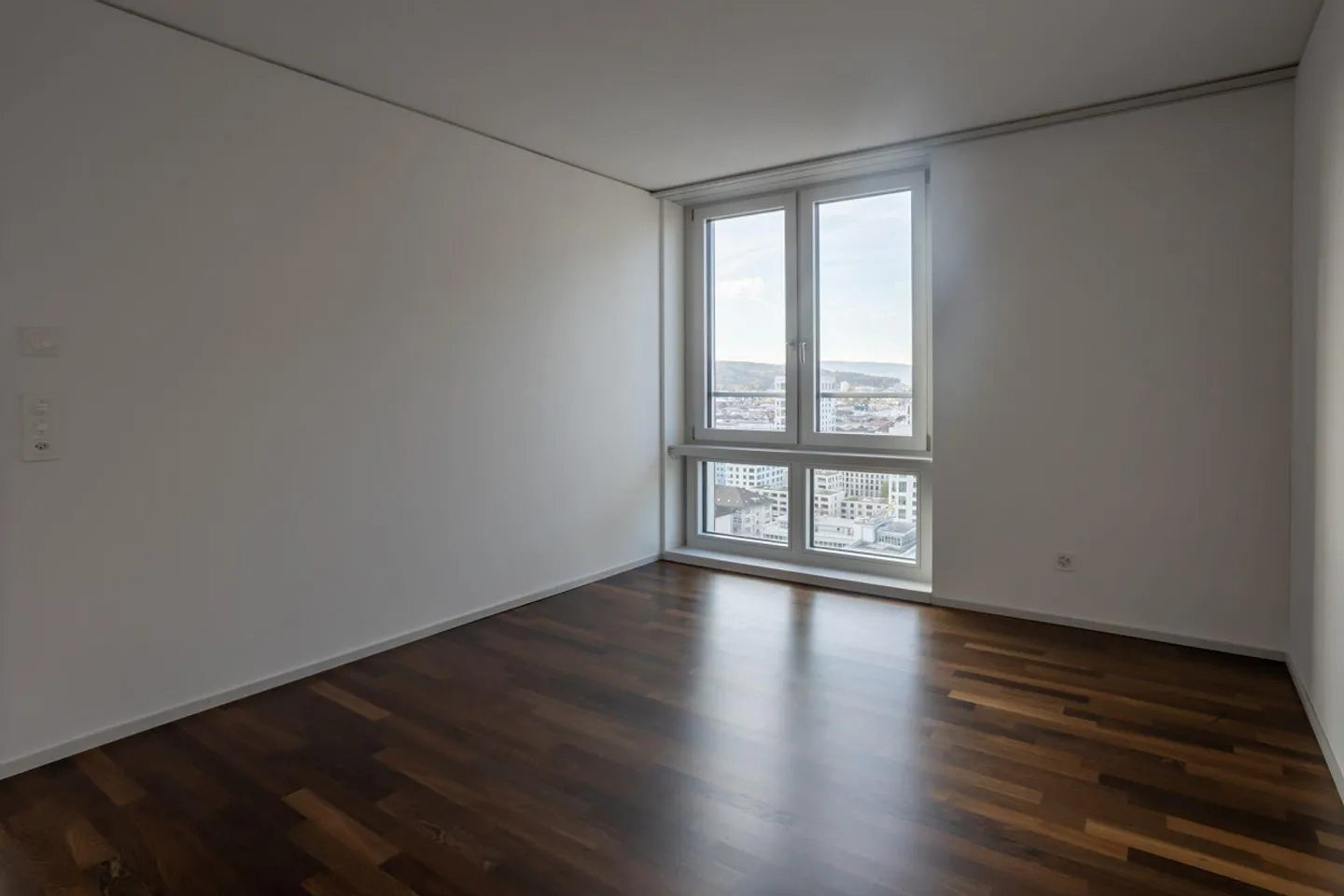 Beautiful 3.5-room apartment 20.21 on the 20th floor in Zurich Altstetten - Photo 13 of 15