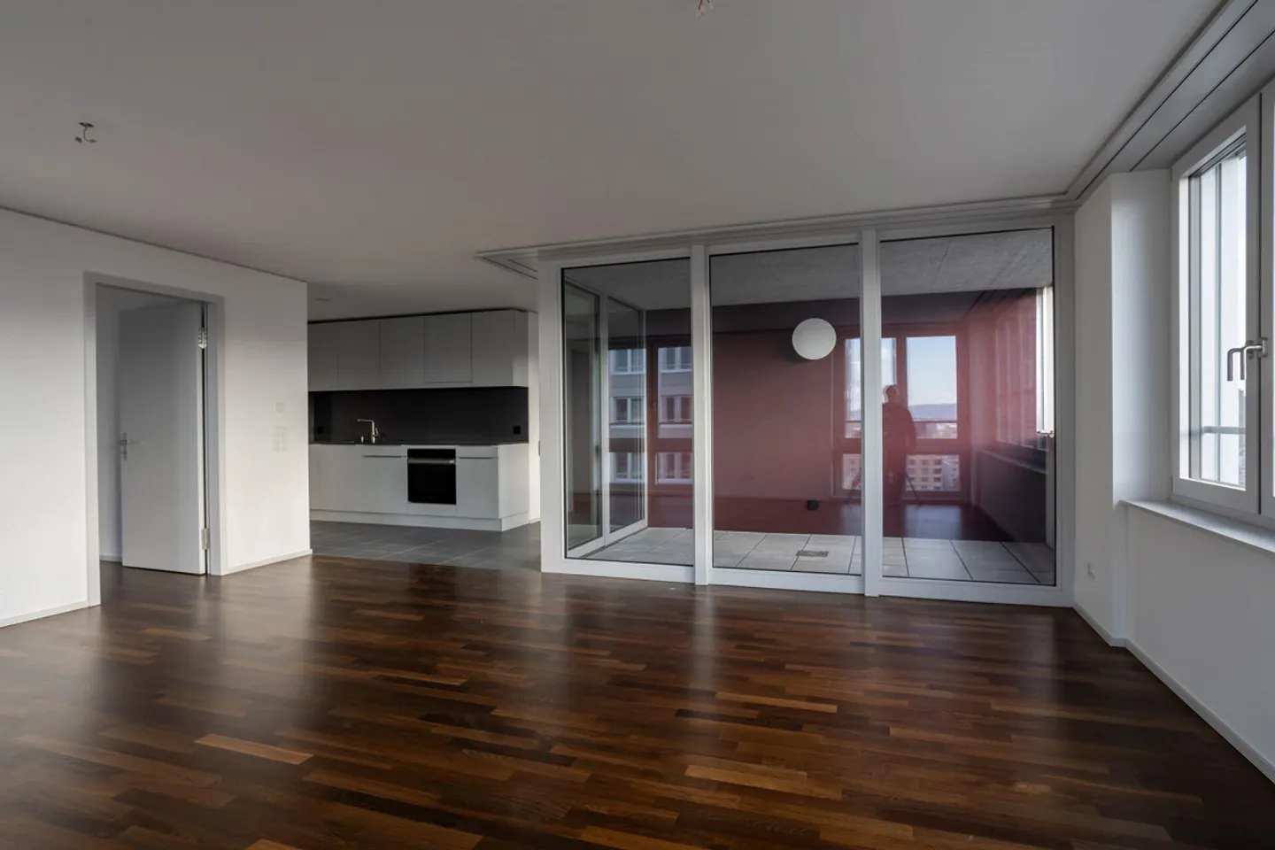 Beautiful 3.5-room apartment 20.21 on the 20th floor in Zurich Altstetten - Photo 14 of 15