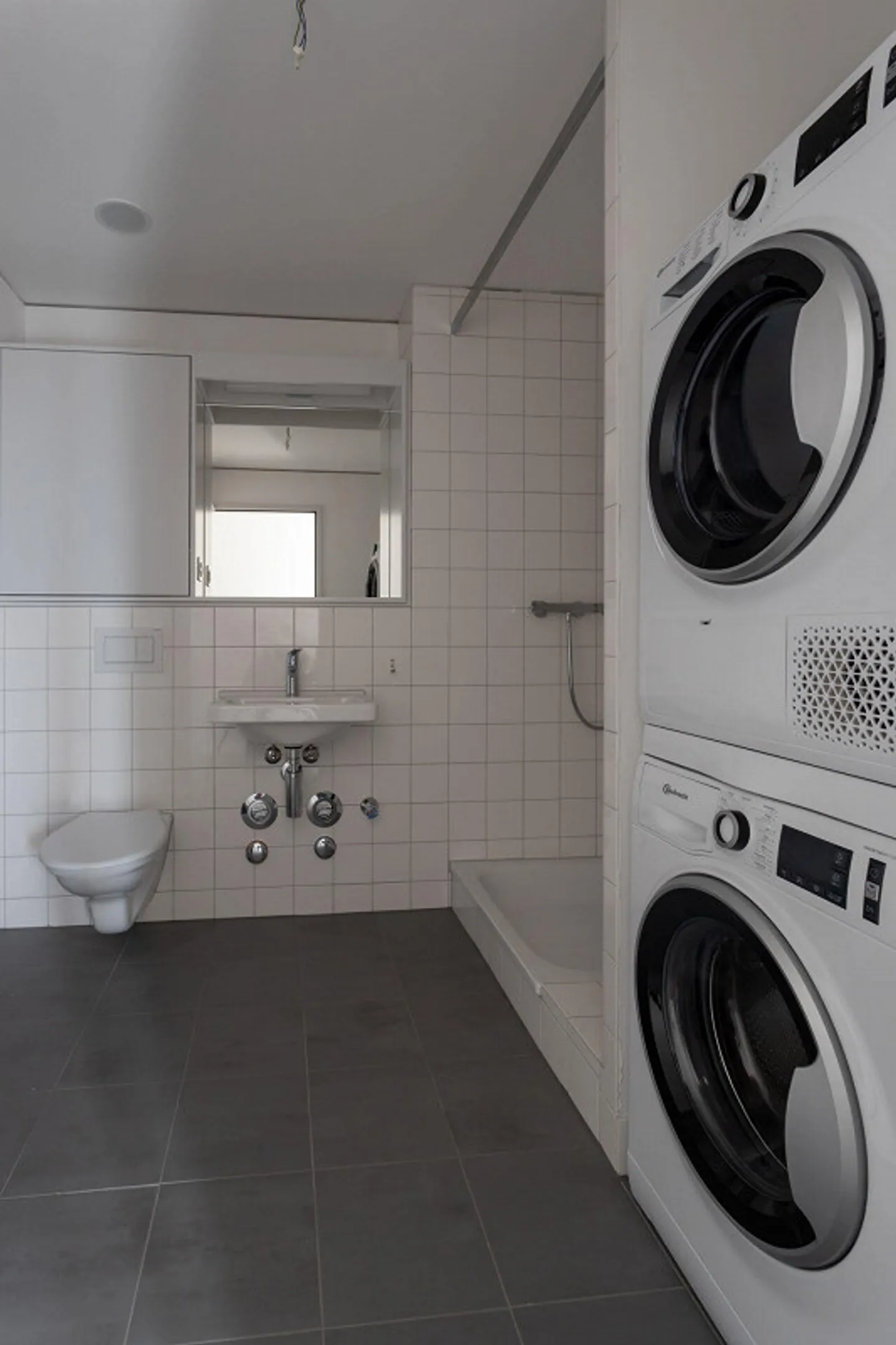 Beautiful 3.5-room apartment 20.21 on the 20th floor in Zurich Altstetten - Photo 15 of 15