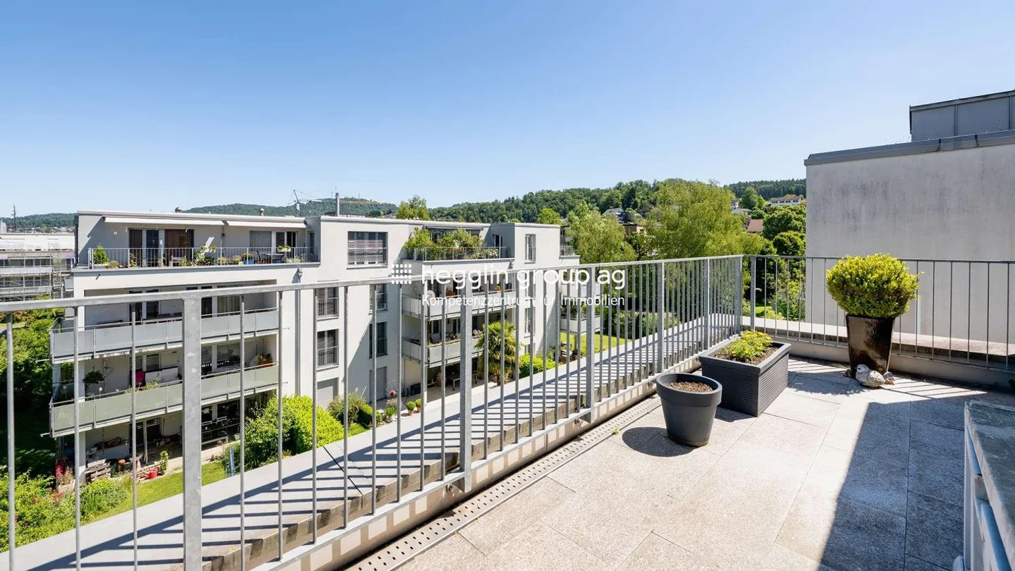 One-time purchase price: Penthouse apartment under residential rights far below market price - Photo 5 of 13