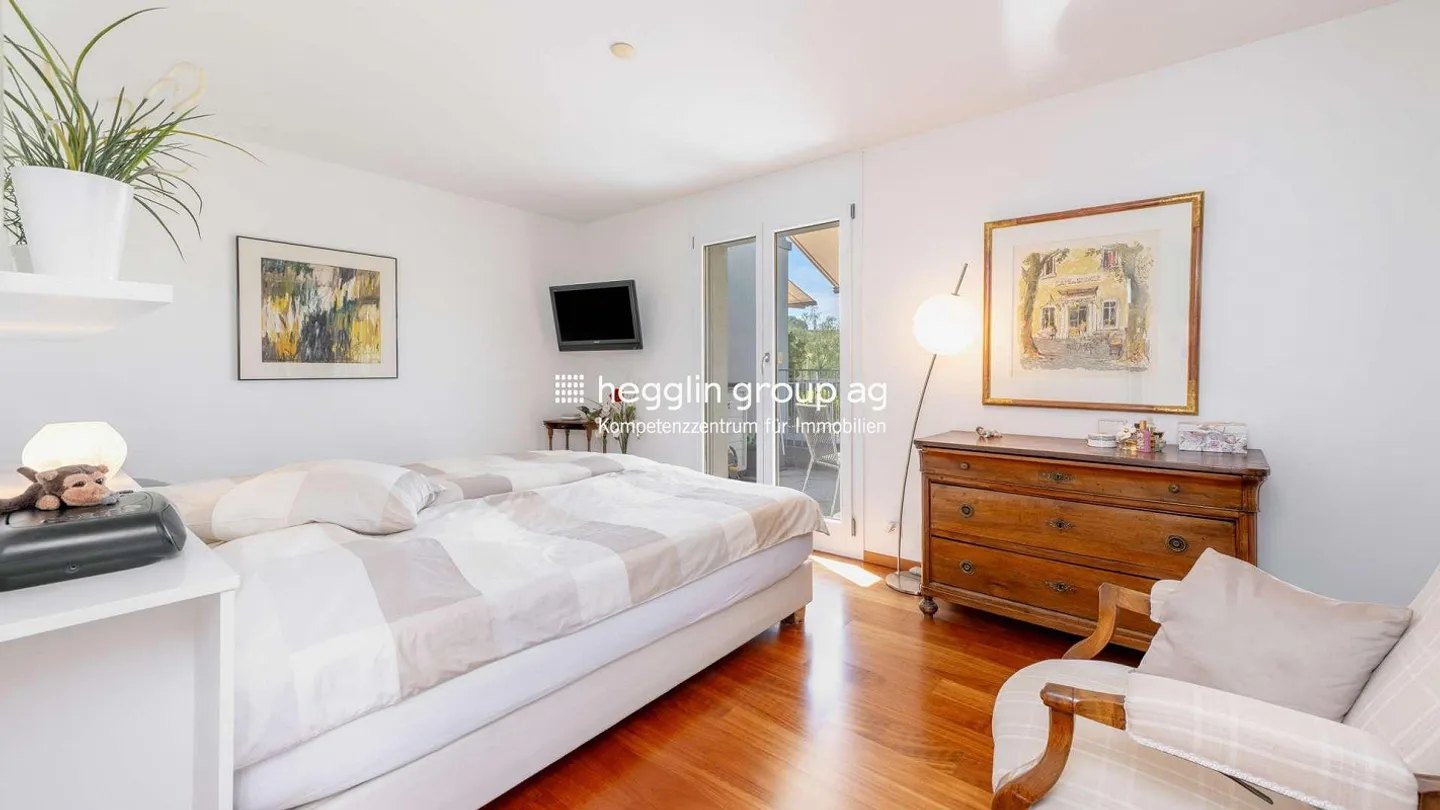 One-time purchase price: Penthouse apartment under residential rights far below market price - Photo 9 of 13