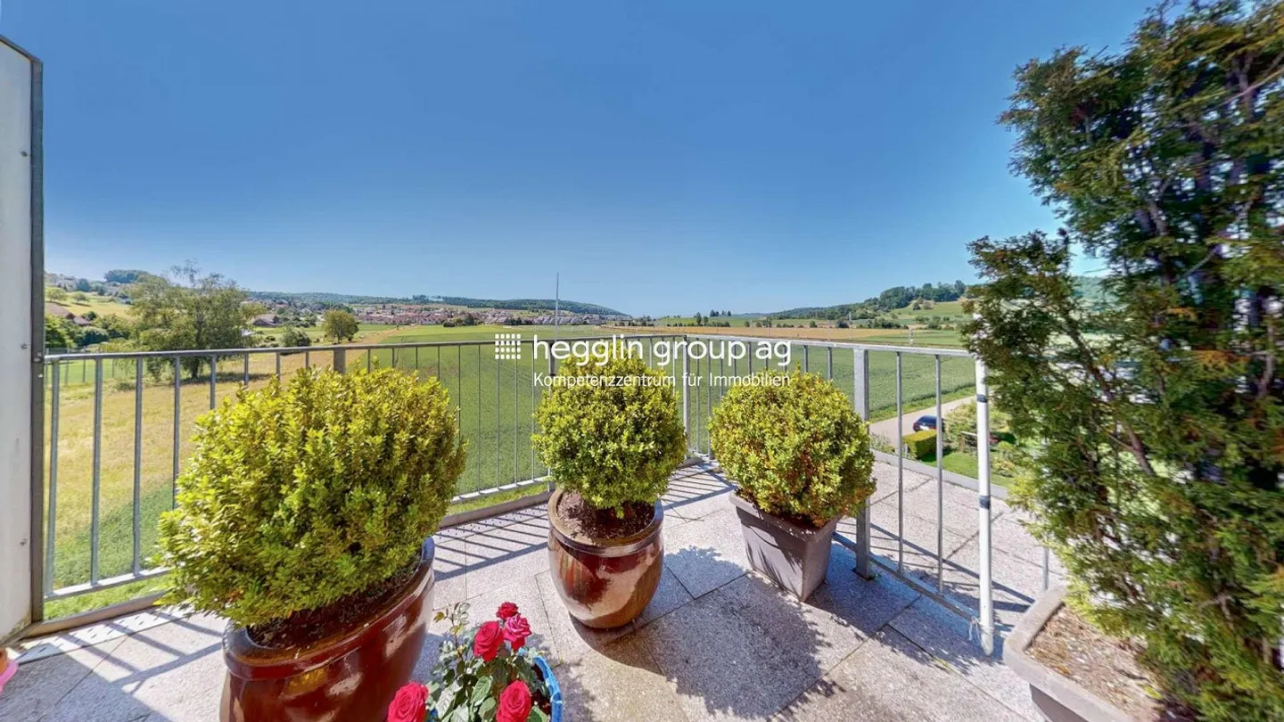 One-time purchase price: Penthouse apartment under residential rights far below market price - Photo 11 of 13