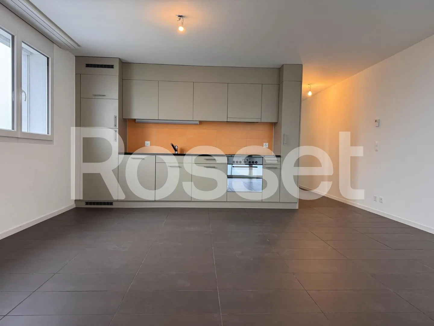 2.5 Room Apartment - Photo 2 of 4