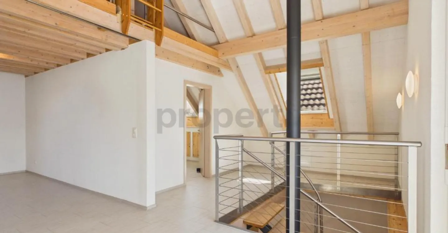 Stylish Loft-Style Townhouse - Photo 5 of 9