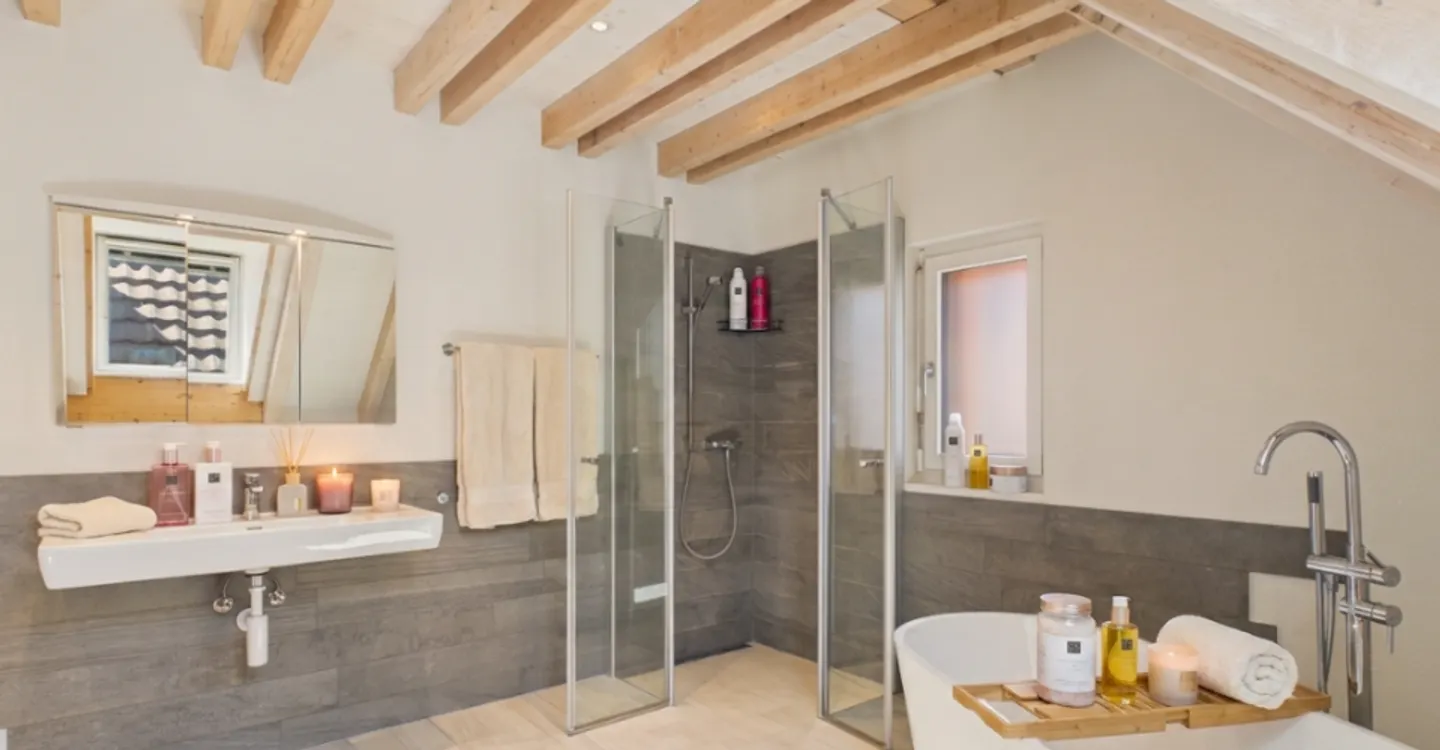 Stylish Loft-Style Townhouse - Photo 7 of 9