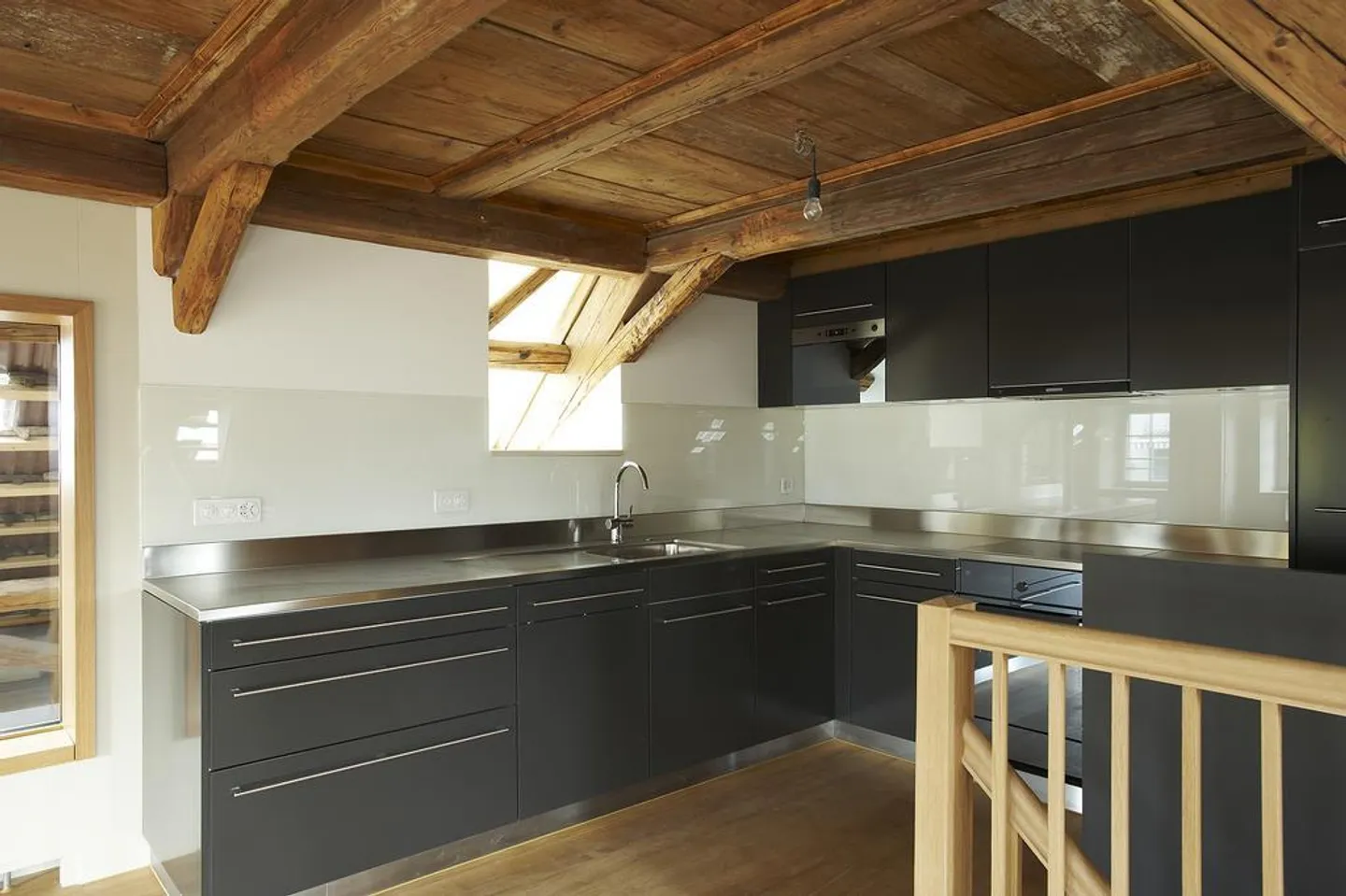 Bellissimo appartamento duplex unico di 3,5 stanze in una casa vinicola - Foto 2 di 9