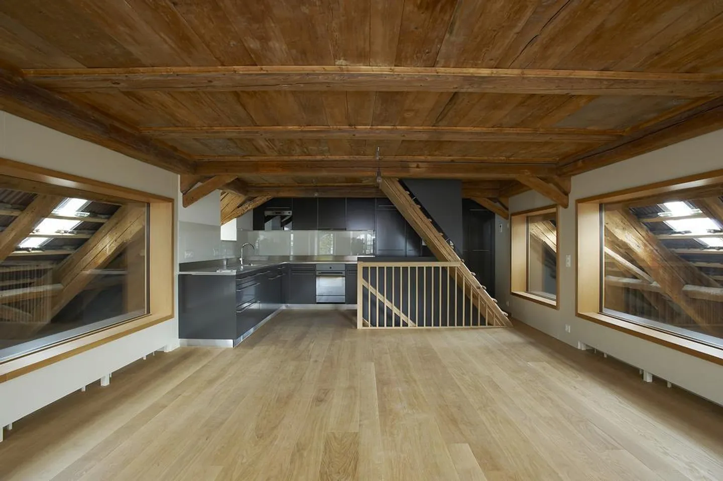 Bellissimo appartamento duplex unico di 3,5 stanze in una casa vinicola - Foto 3 di 9