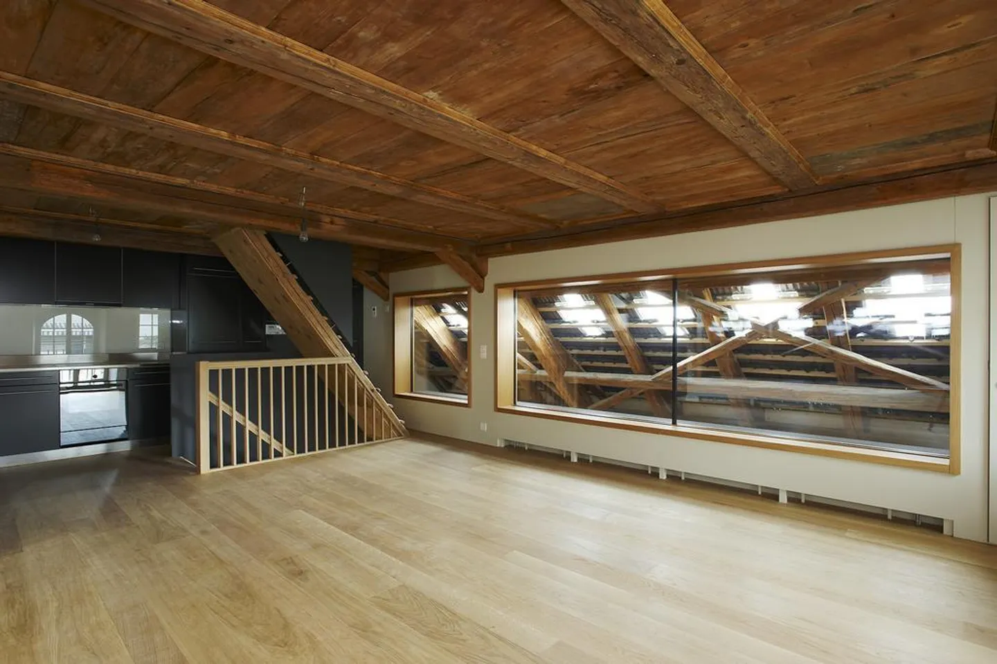 Bellissimo appartamento duplex unico di 3,5 stanze in una casa vinicola - Foto 4 di 9