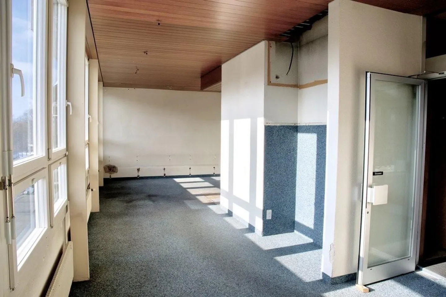 Spazio commerciale attraente con grande potenziale da affittare o acquistare - Foto 3 di 9