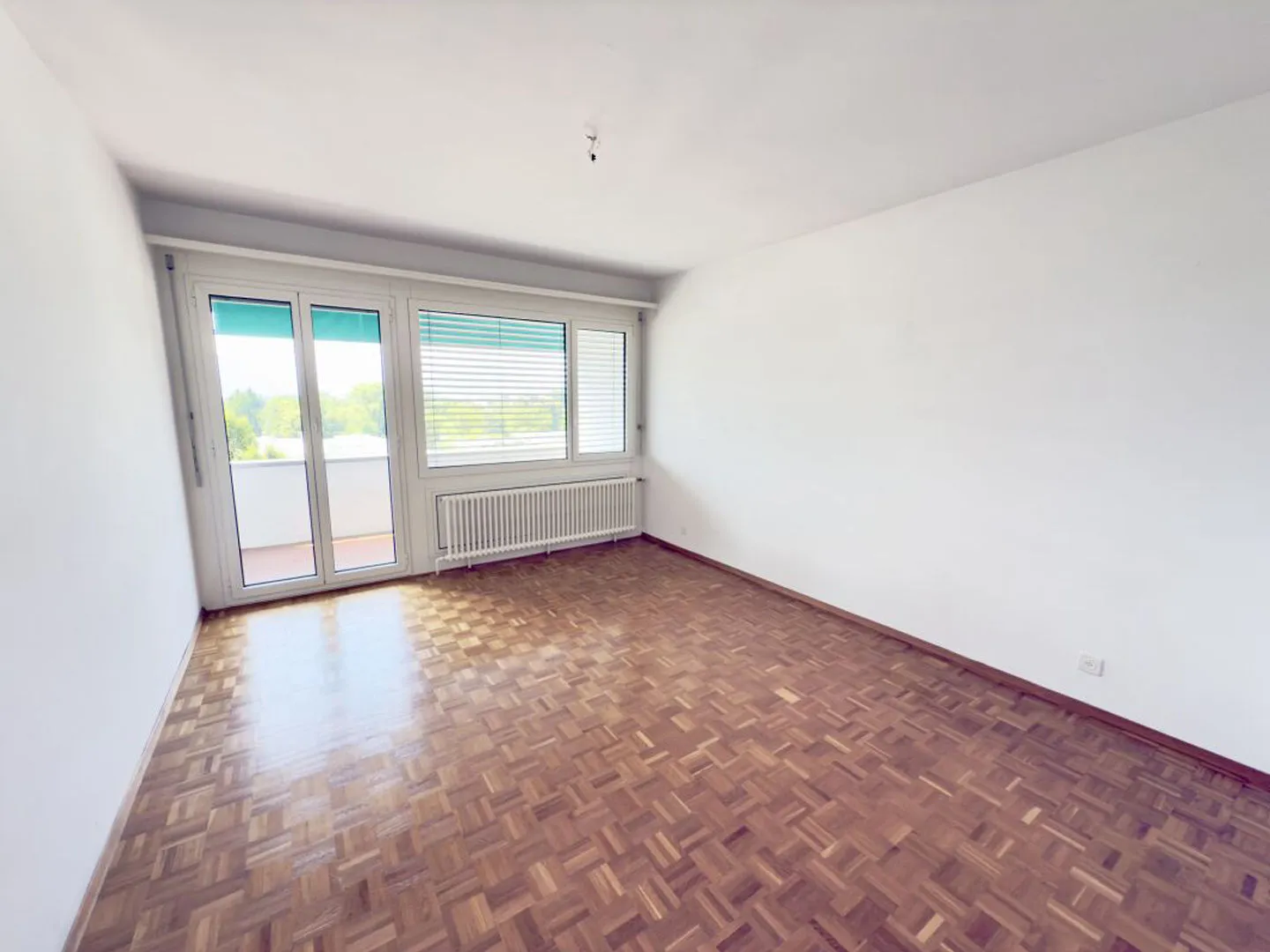 Ampio appartamento 4.5 locali in affitto  Via San Jorio, Locarno | Grosse 4.5-Zimmer-Wohnung zur Miete - Via San Jorio, Locarno - Foto 3 di 6