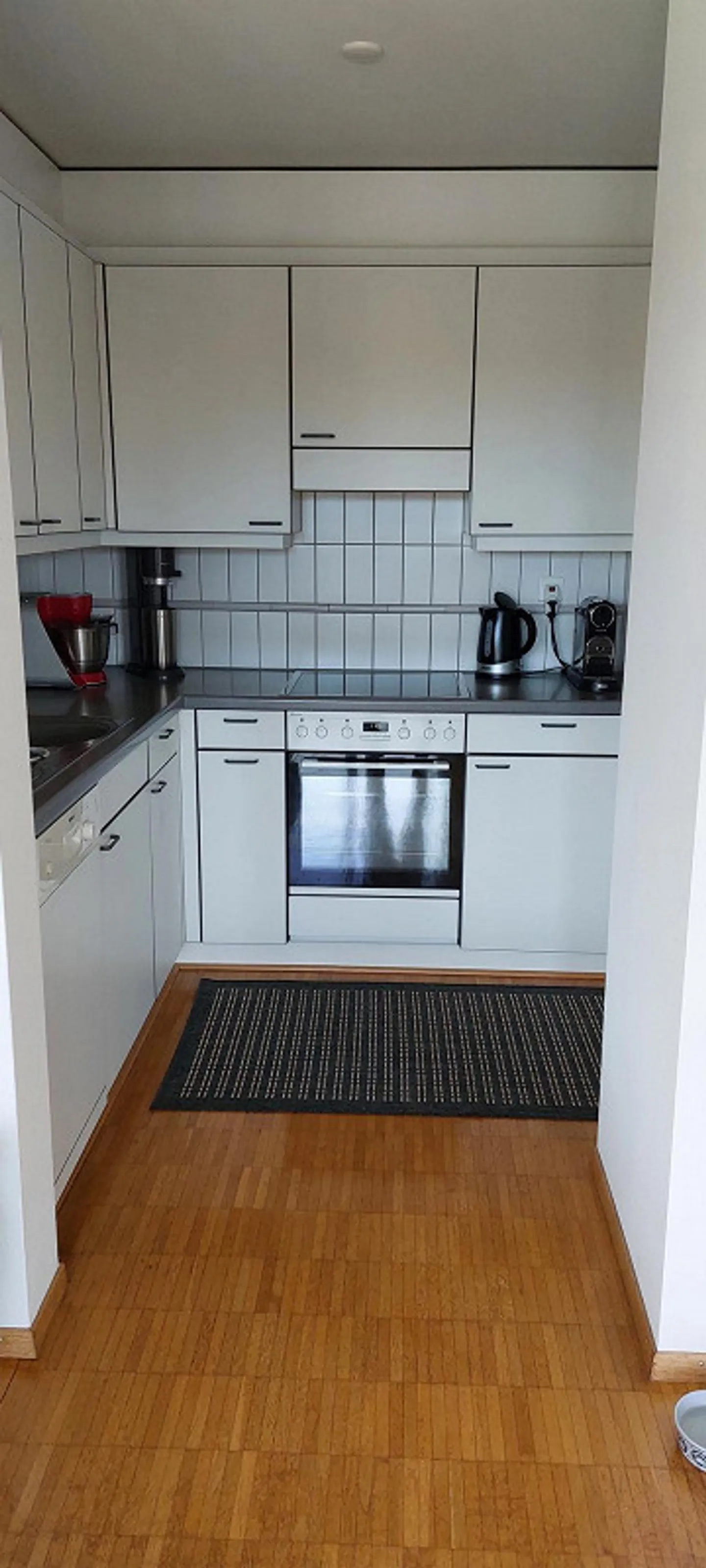 Grosszügige und helle 2.5 - Zimmerwohnung - Foto 4 von 9