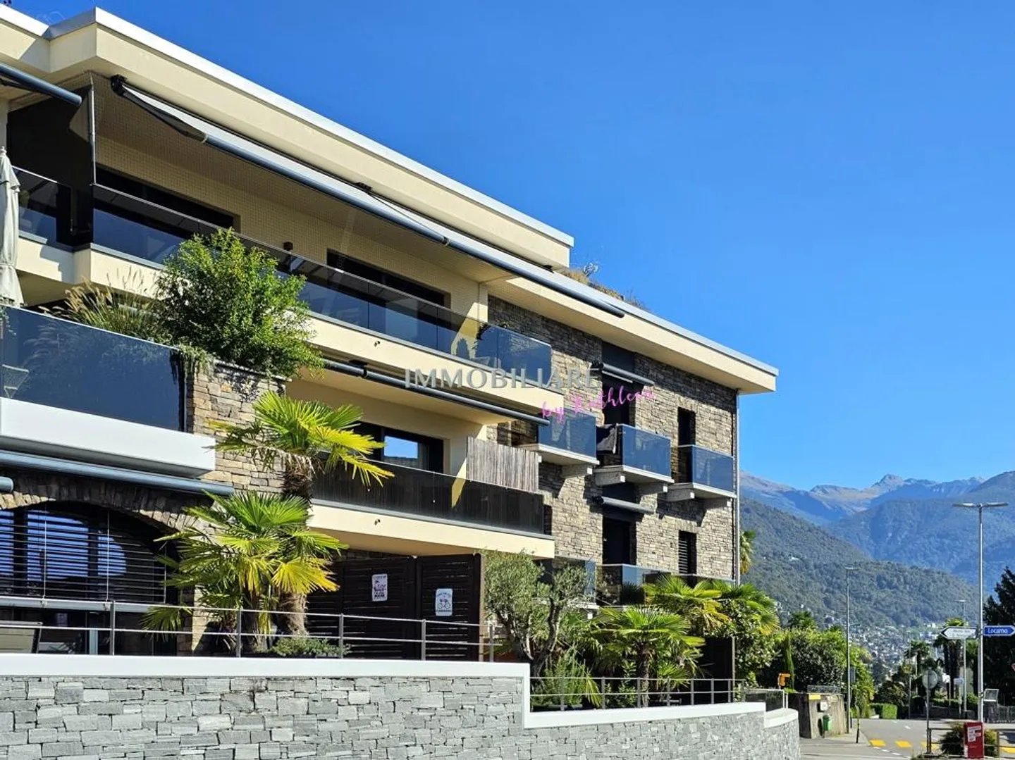 2.5-Room Apartment with Lake View and Sun Terrace - Like New and Comfortable... - Photo 12 of 14