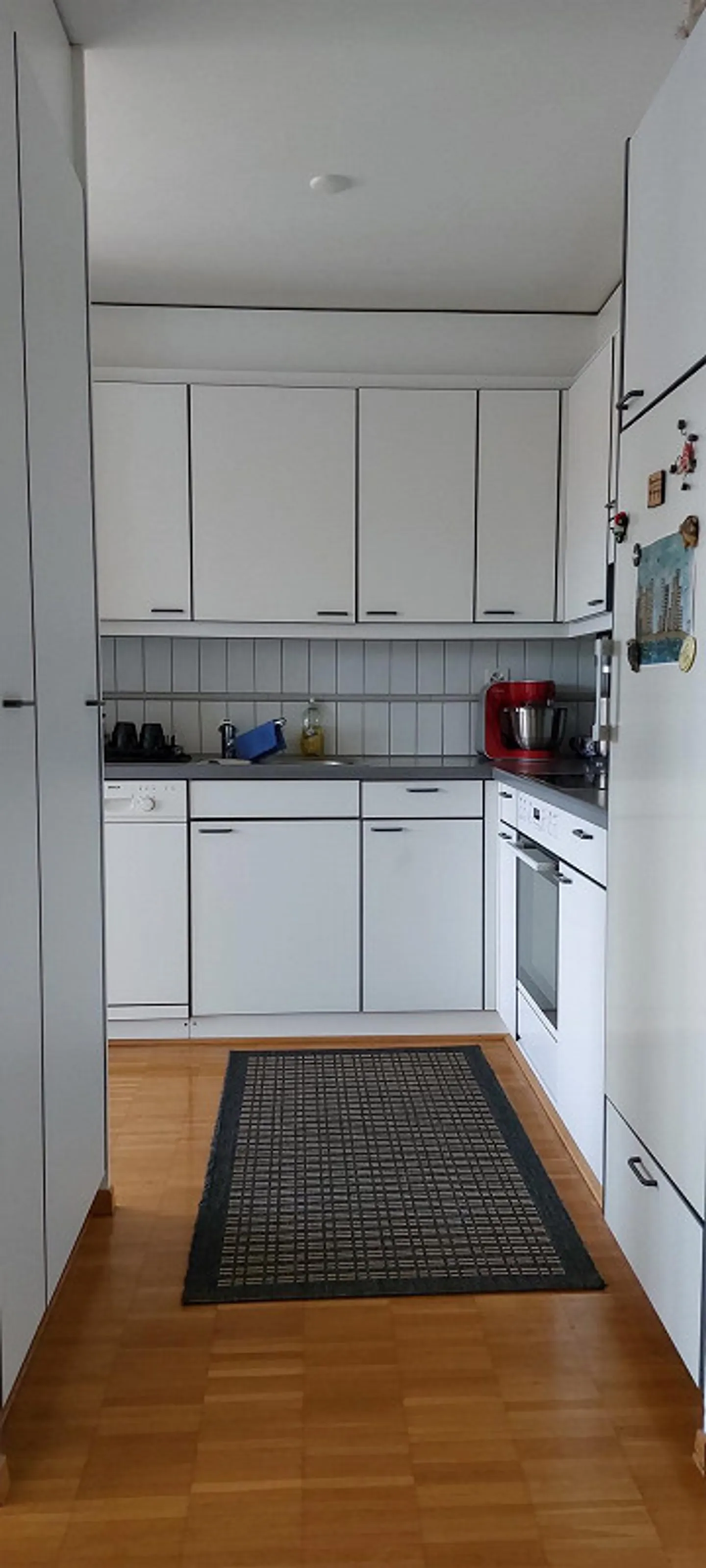 Grosszügige und helle 2.5 - Zimmerwohnung - Foto 5 von 9