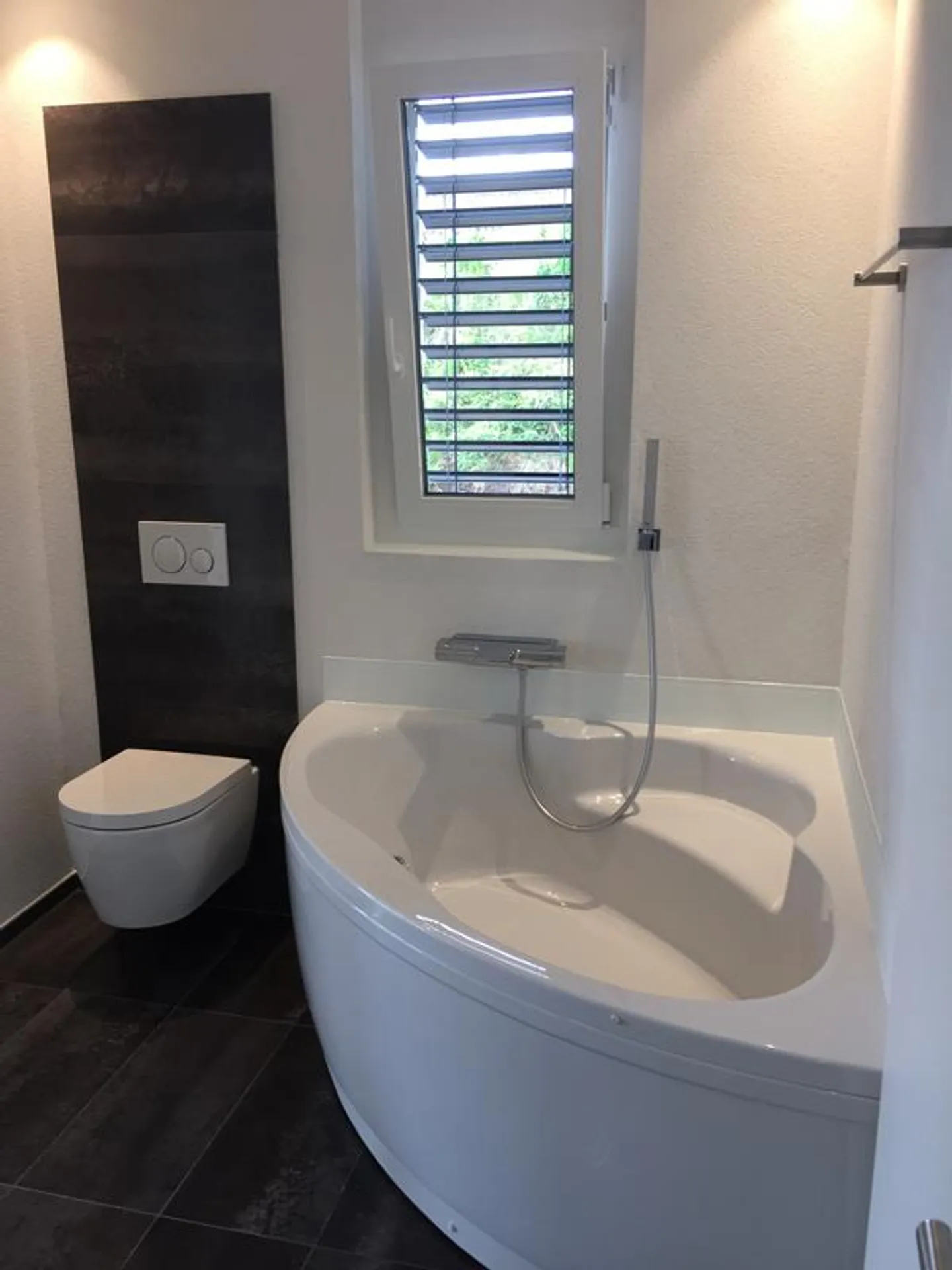 Très bel appartement de 4,5 pièces dans le meilleur emplacement - Photo 3 sur 9