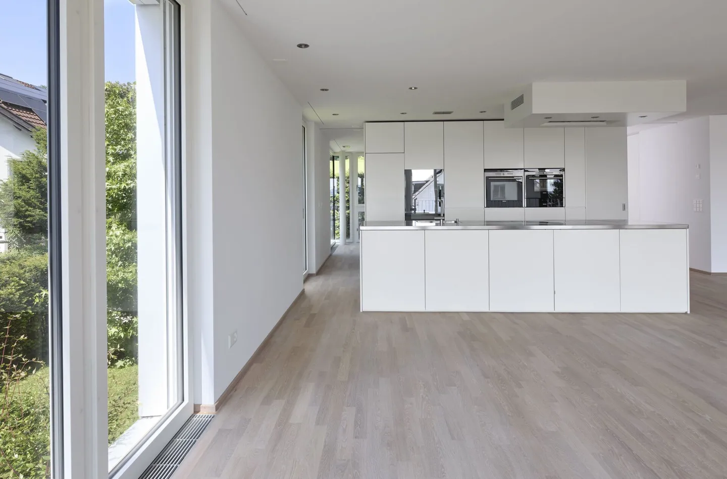 Exclusive Apartment in Prime Location! - Photo 2 of 11