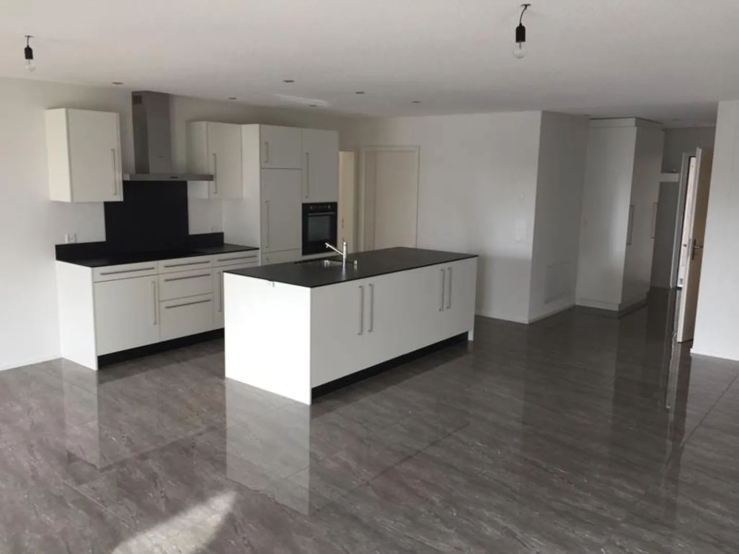 Très bel appartement de 4,5 pièces dans le meilleur emplacement - Photo 8 sur 9